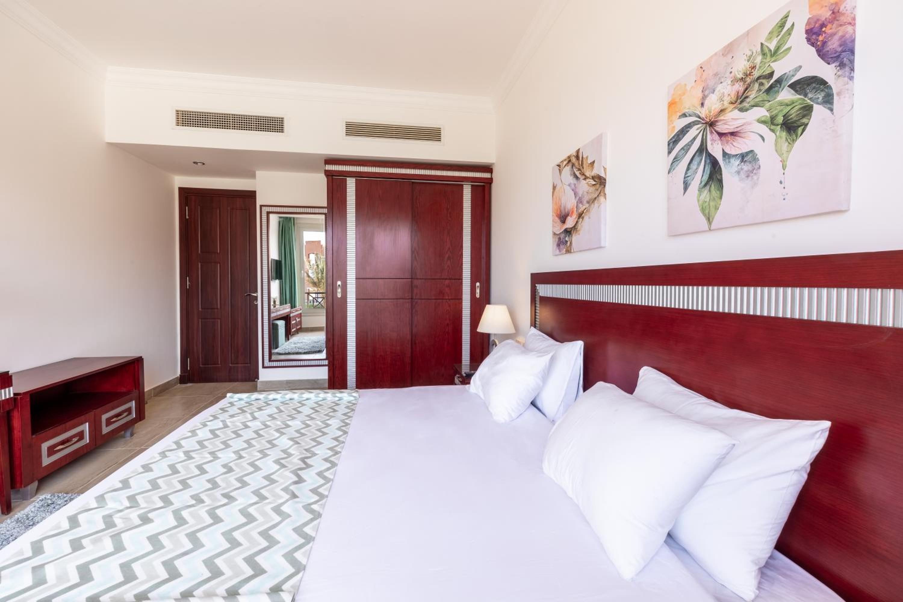 Oyster Bay Beach Suites