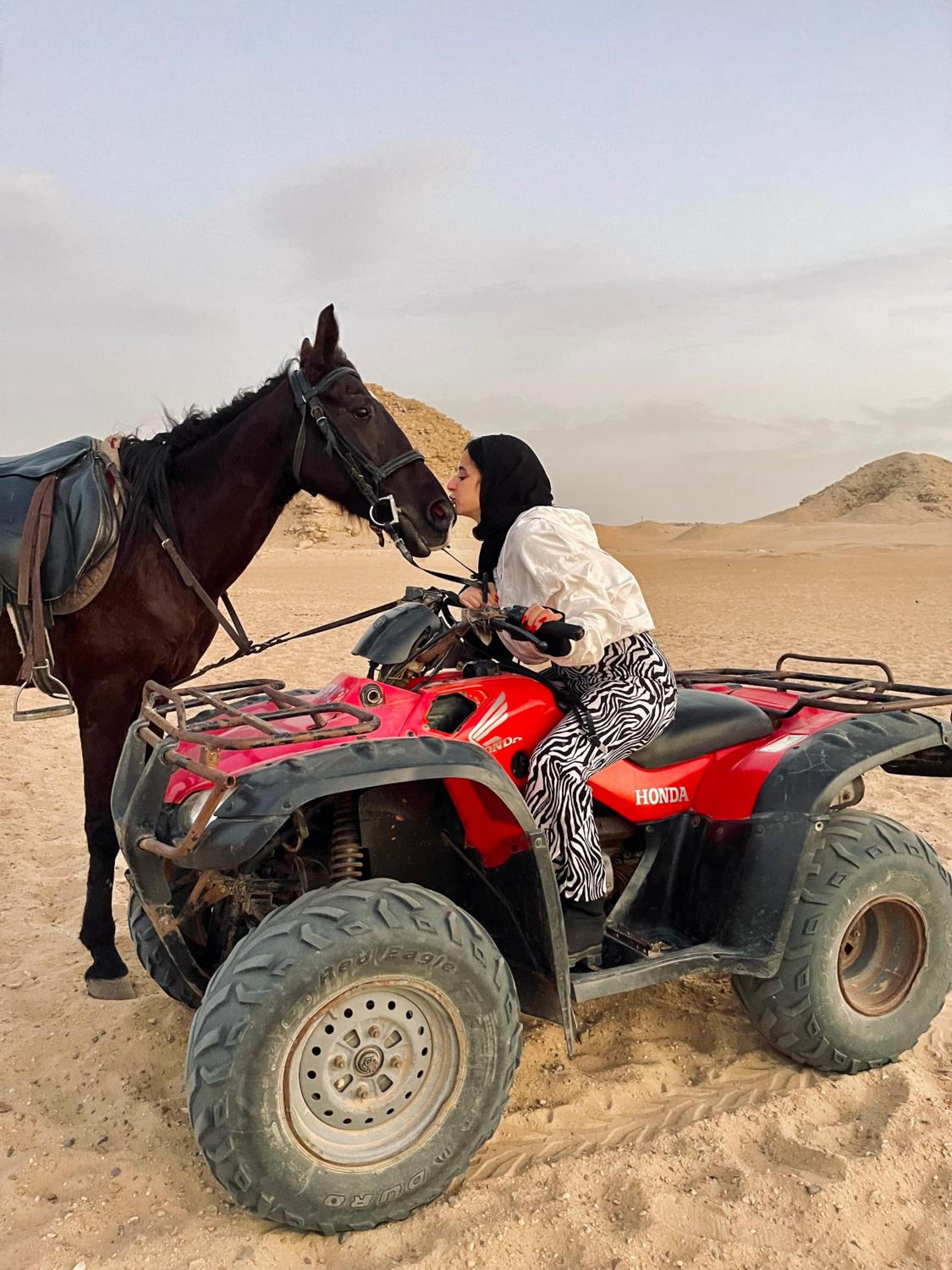 2-single beds beit zeina horse riding
