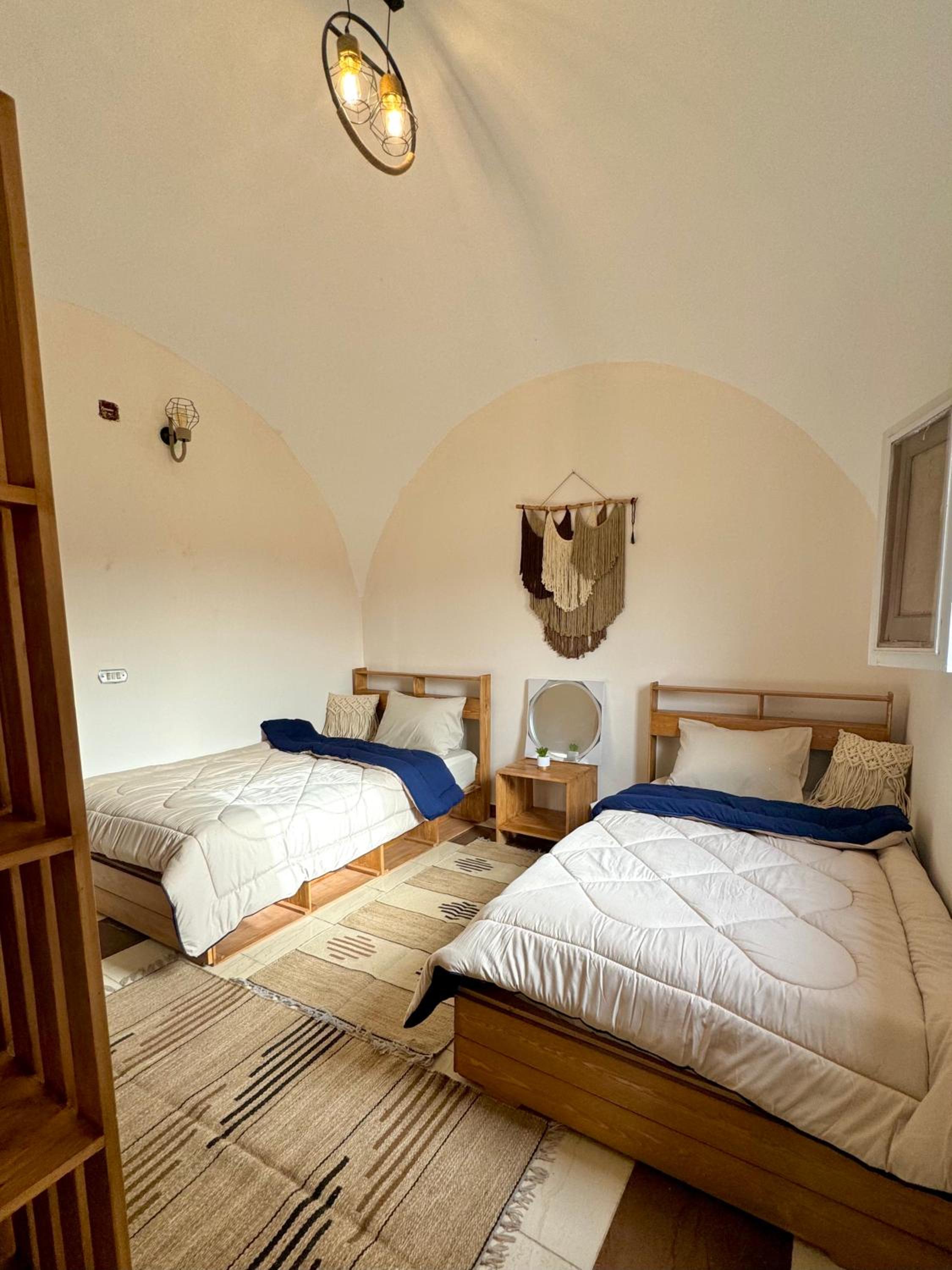 2-single beds beit zeina horse riding