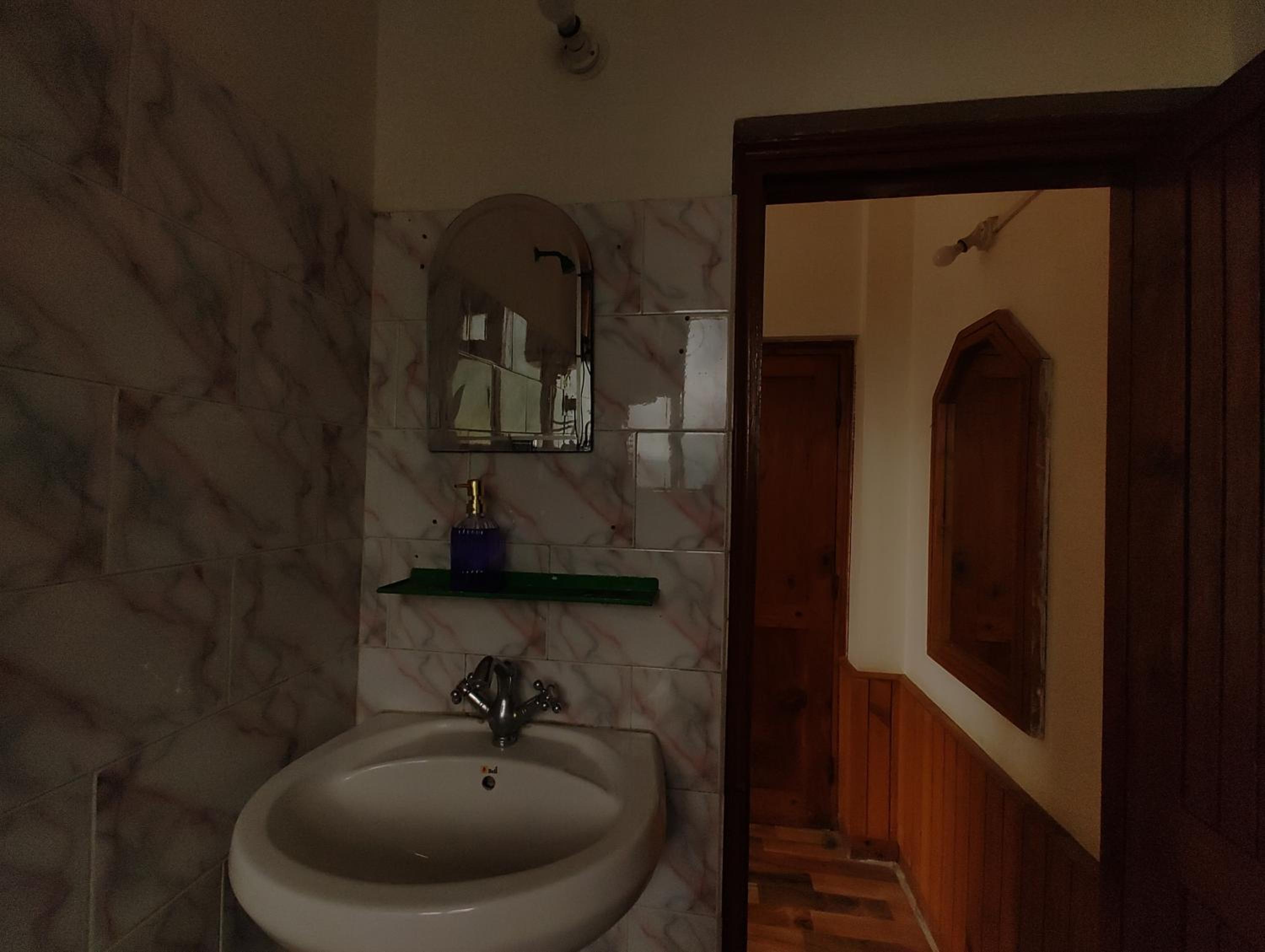 TSUKIMI Homestay, Naggar, Manali
