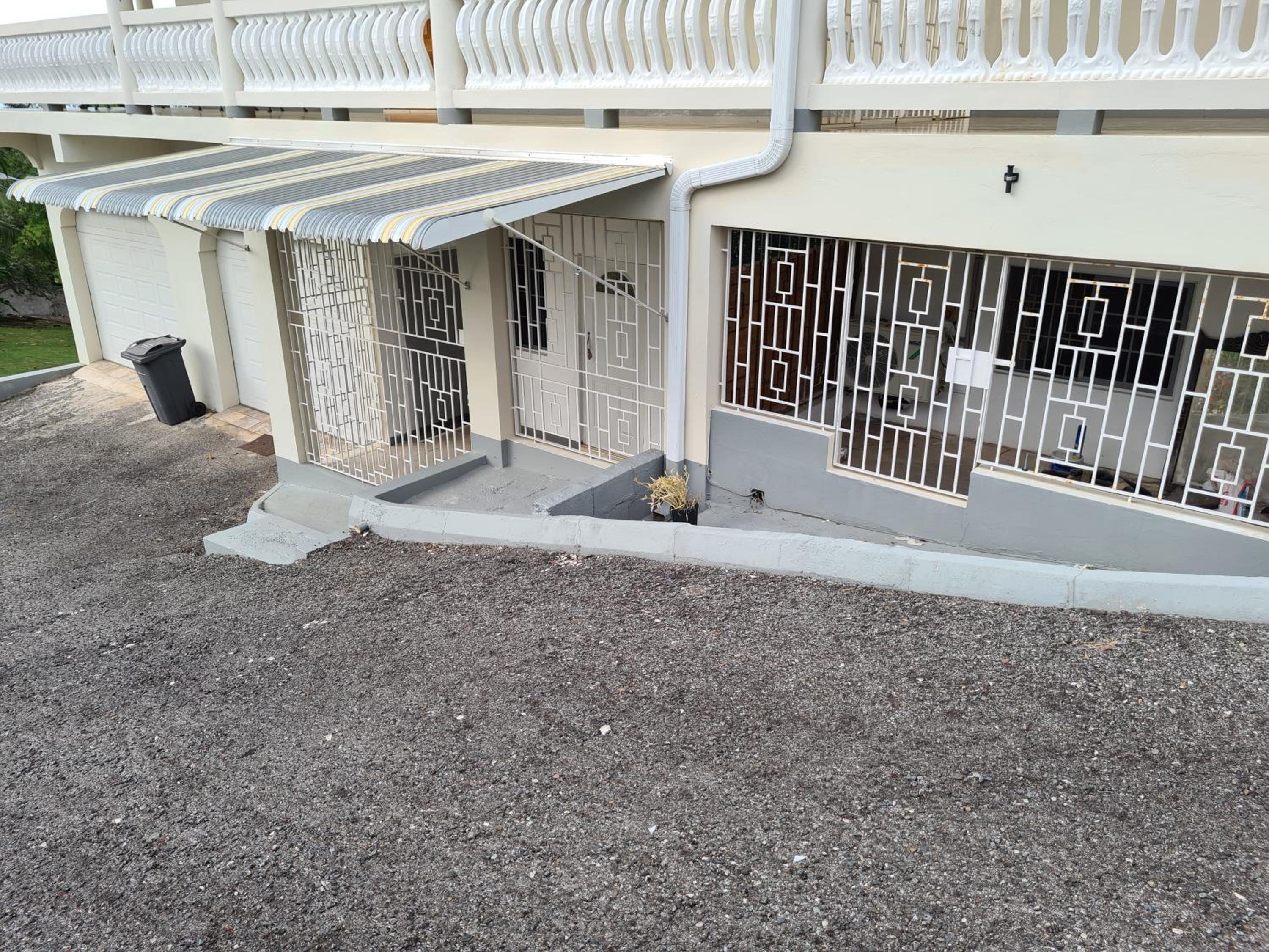 Beautiful 2-Bed Apartment in Montego Bay view 4