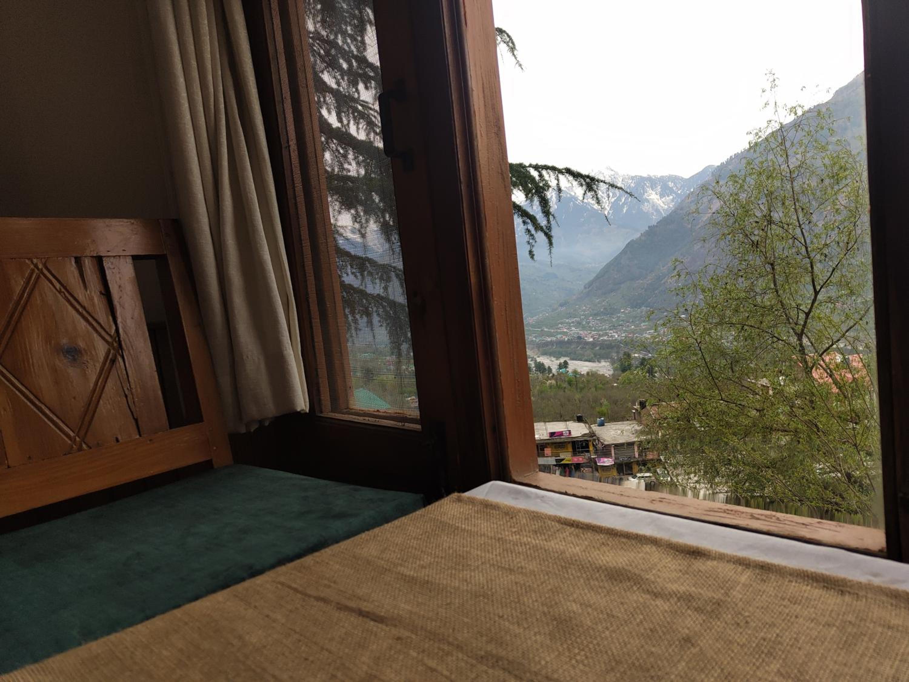 TSUKIMI Homestay, Naggar, Manali