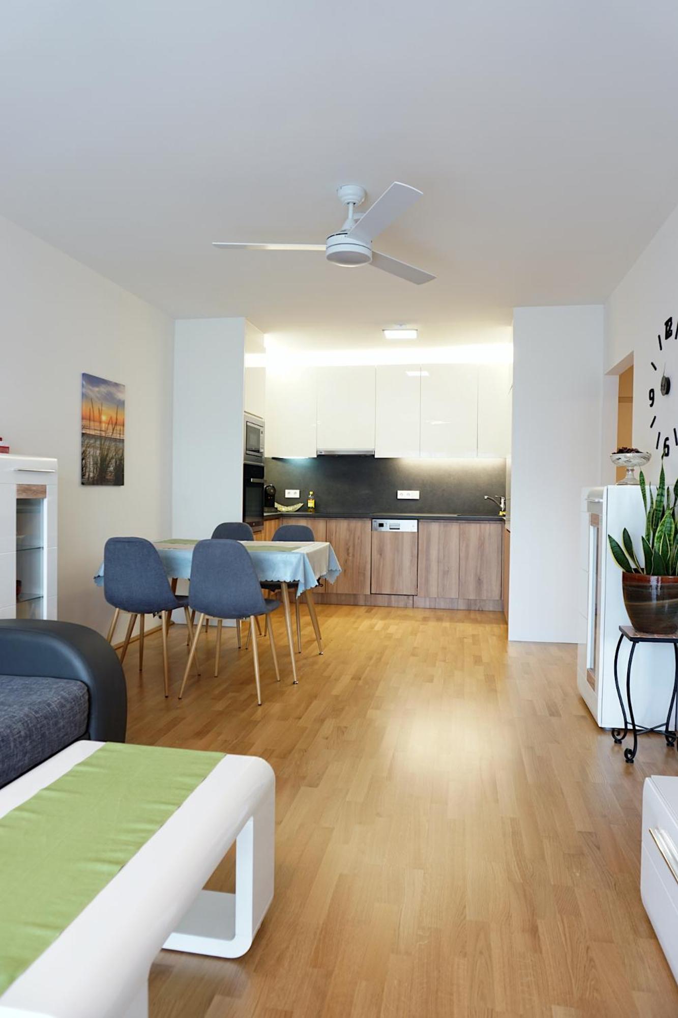 Modern Danube Apartment Vienna