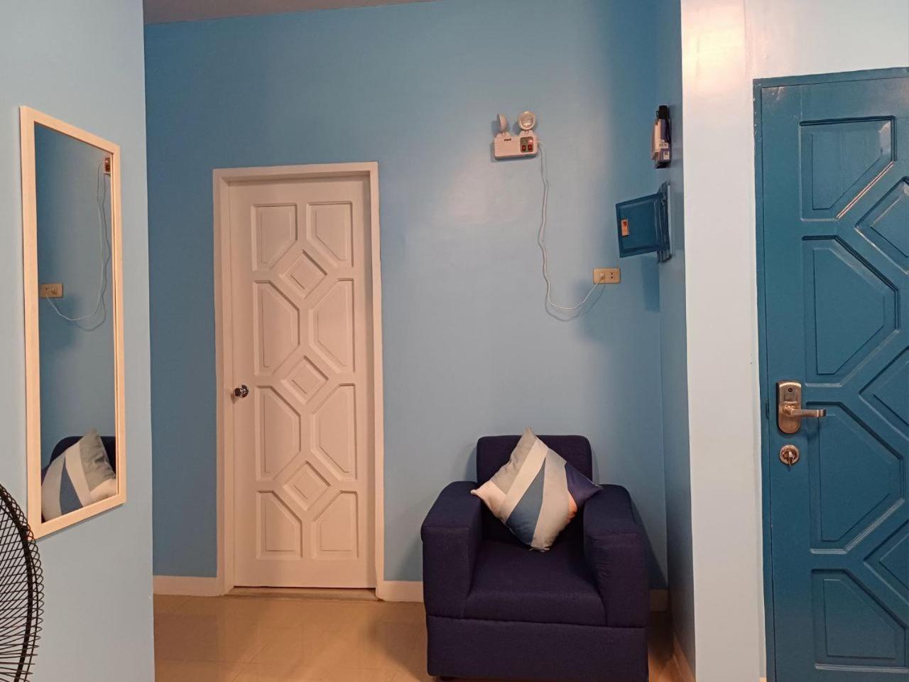 2br Hilltop Haven w/ Wi-Fi view 3