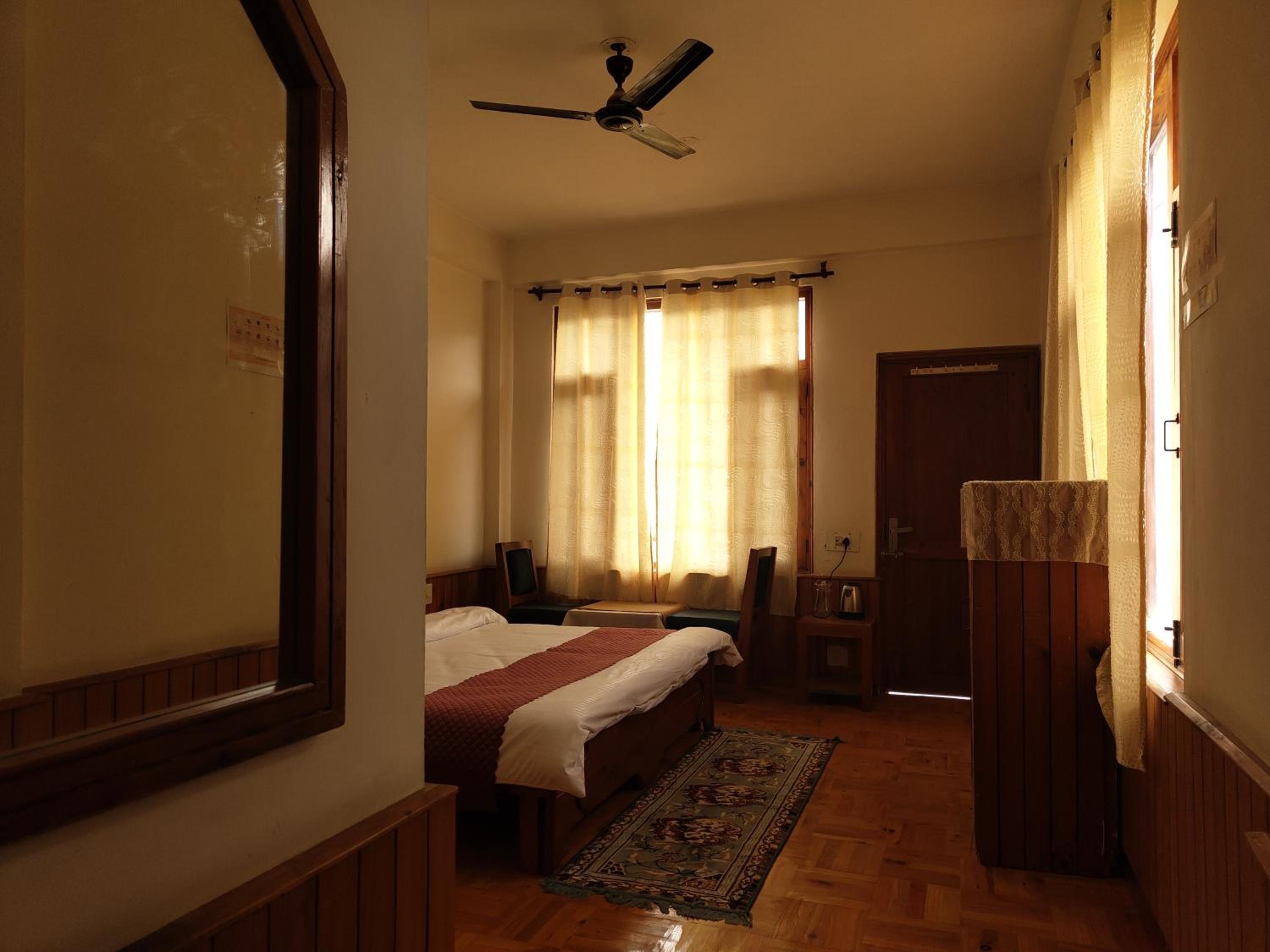 TSUKIMI Homestay, Naggar, Manali