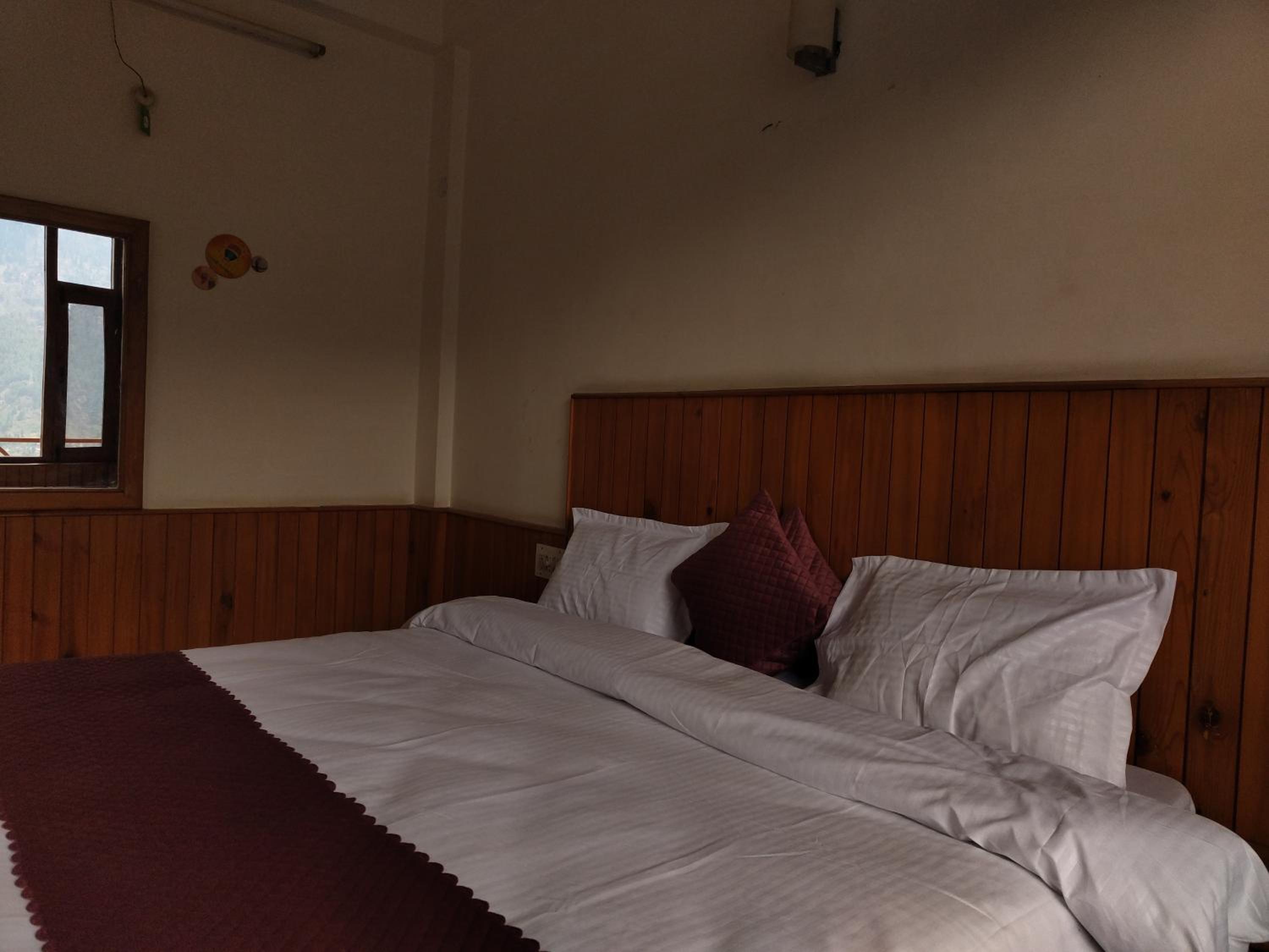 TSUKIMI Homestay, Naggar, Manali
