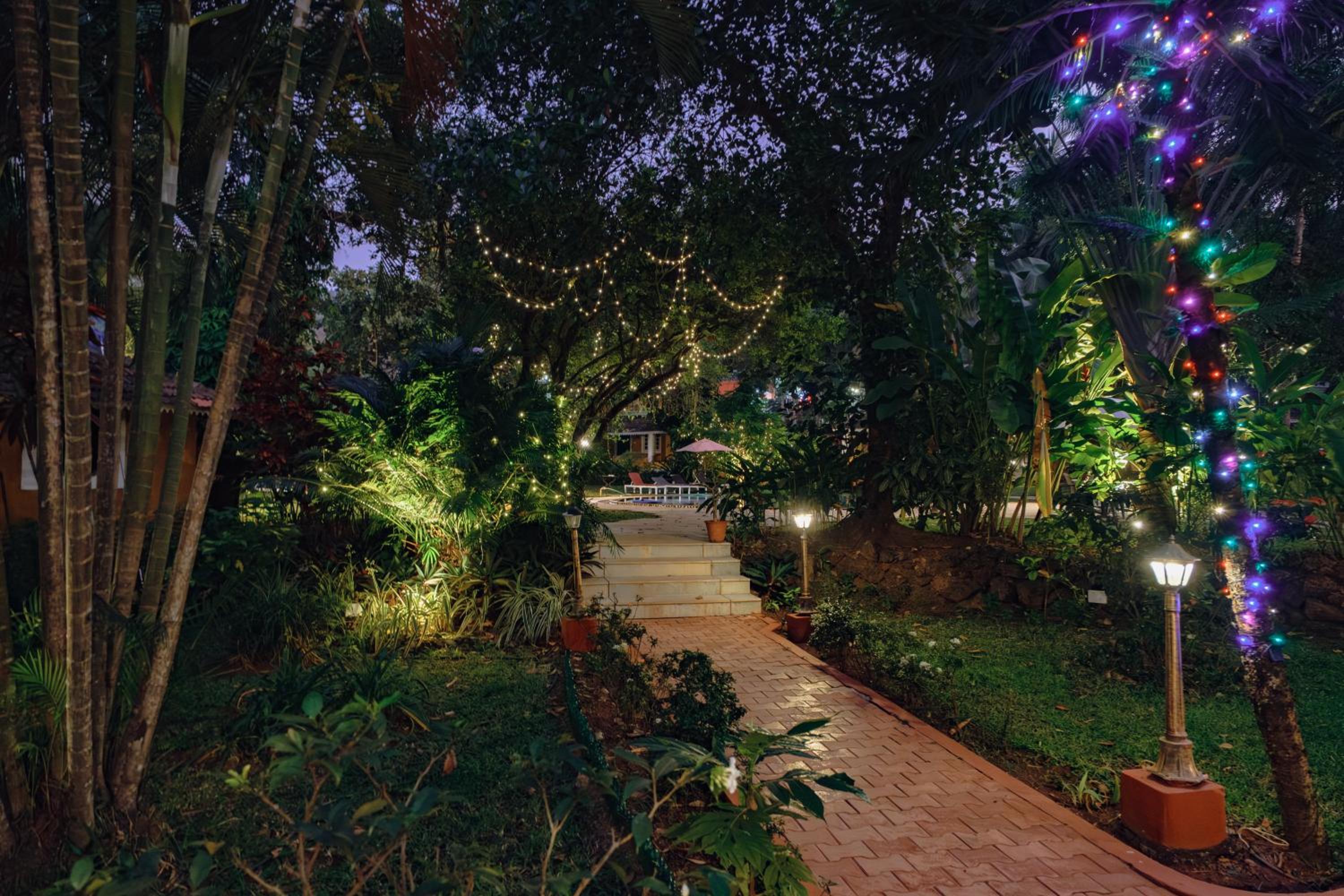 Granpa's Inn Hotel Bougainvillea