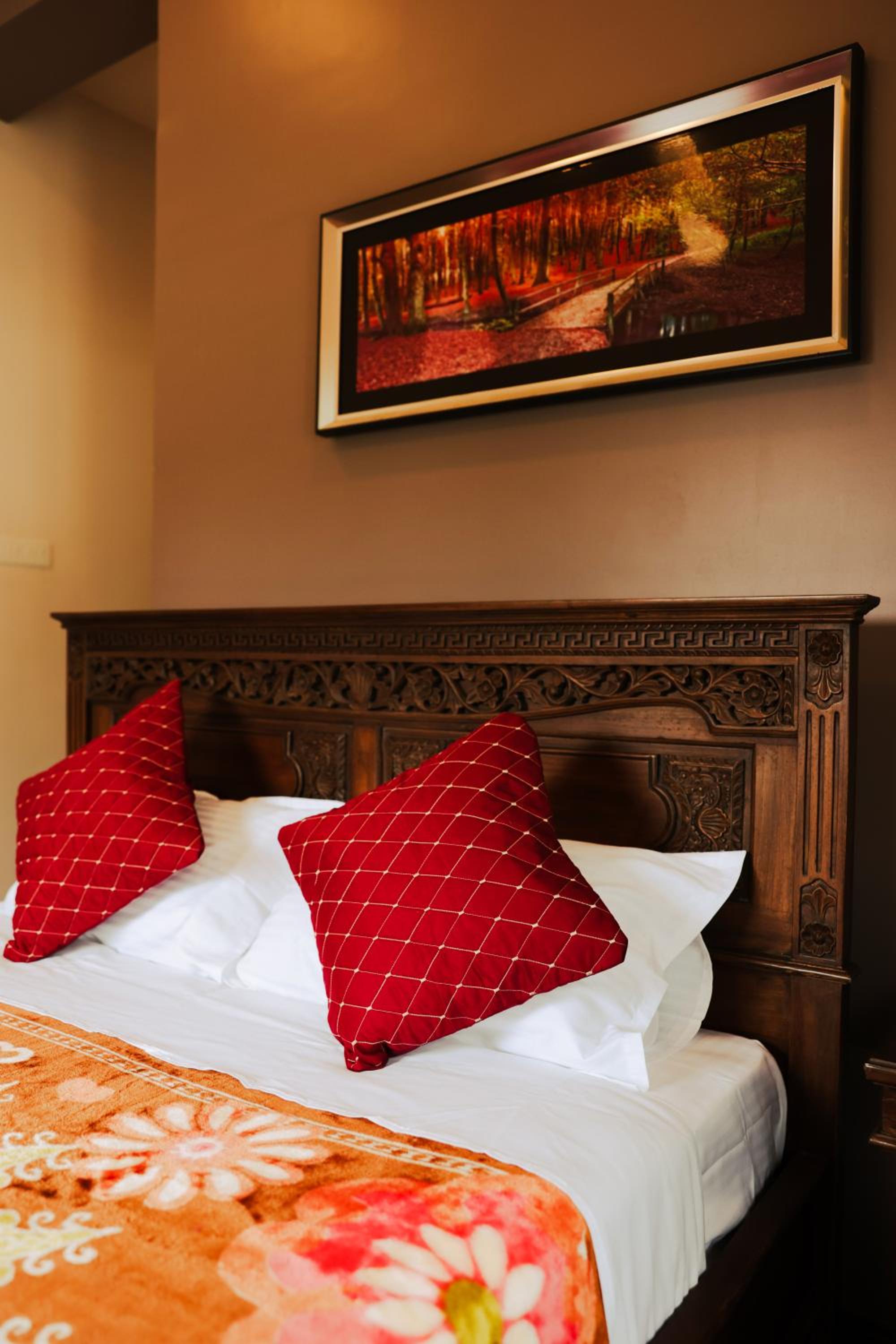Golden Vista - Luxury Homestay view 4