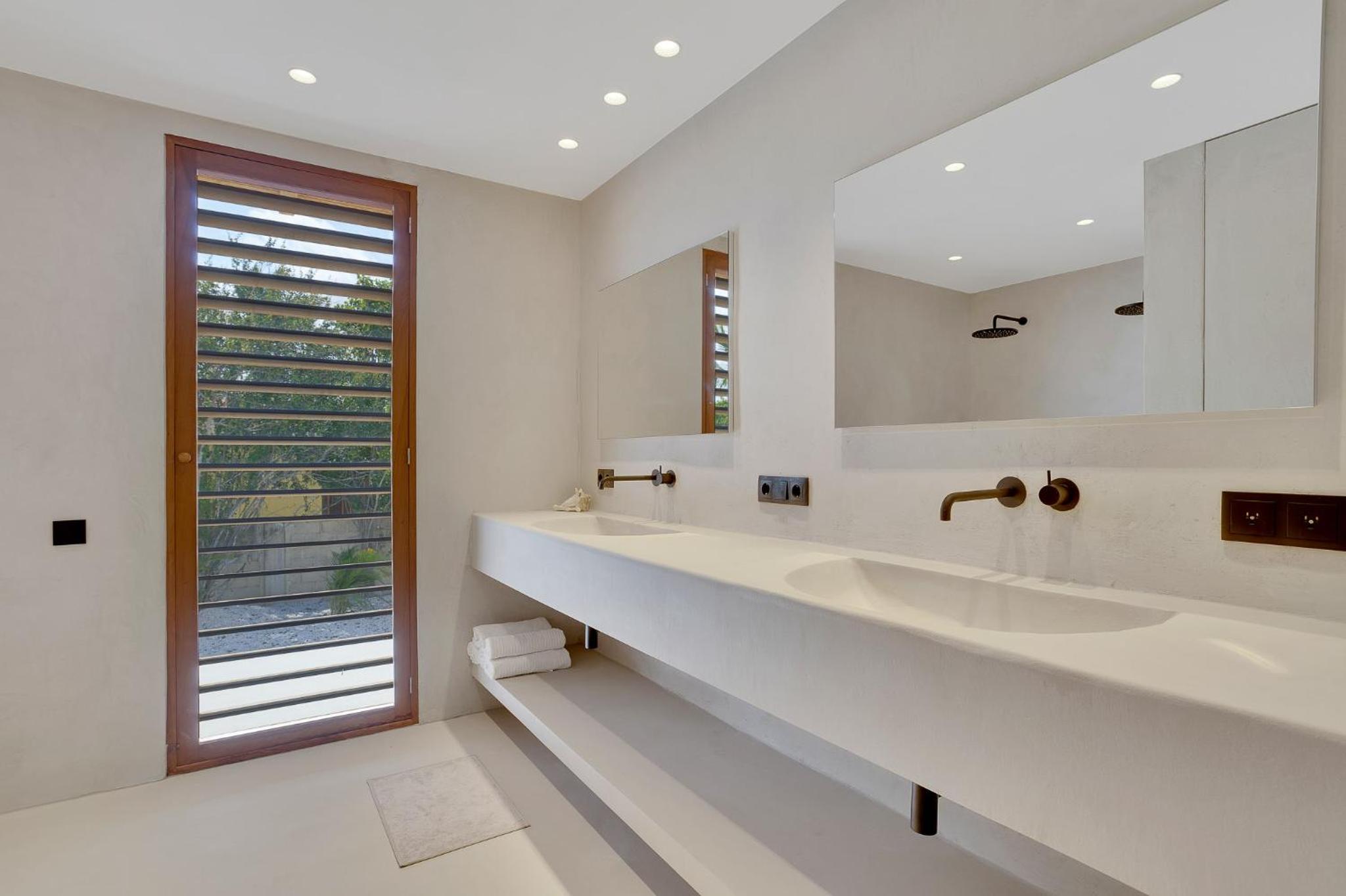 Sorobon Oceanfront Luxury Villa