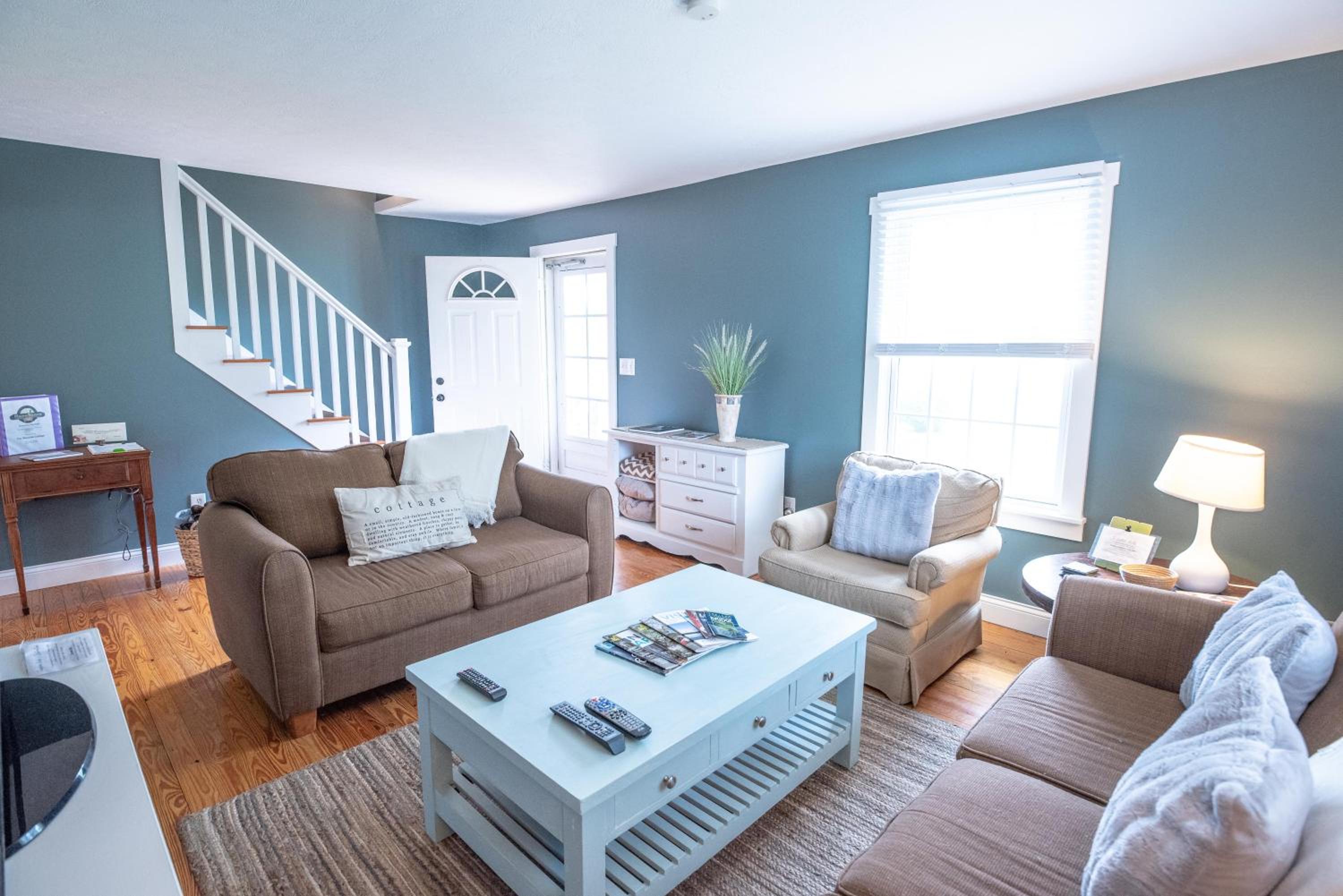 Bloomington Vacations - The Wayside Cottage - Property Image 4