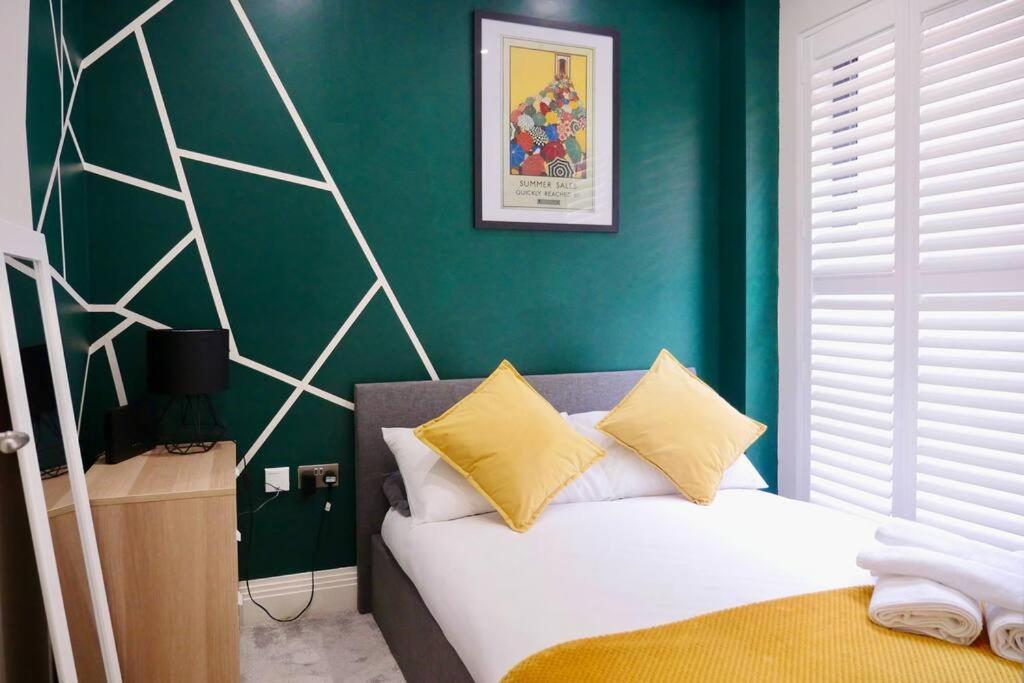 Luxurious 3 Bed Townhouse Bham Centre view 3