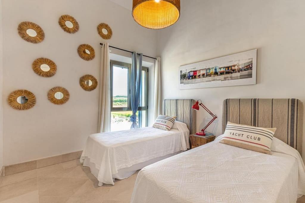 Beautiful penthouse overlooking marina channels