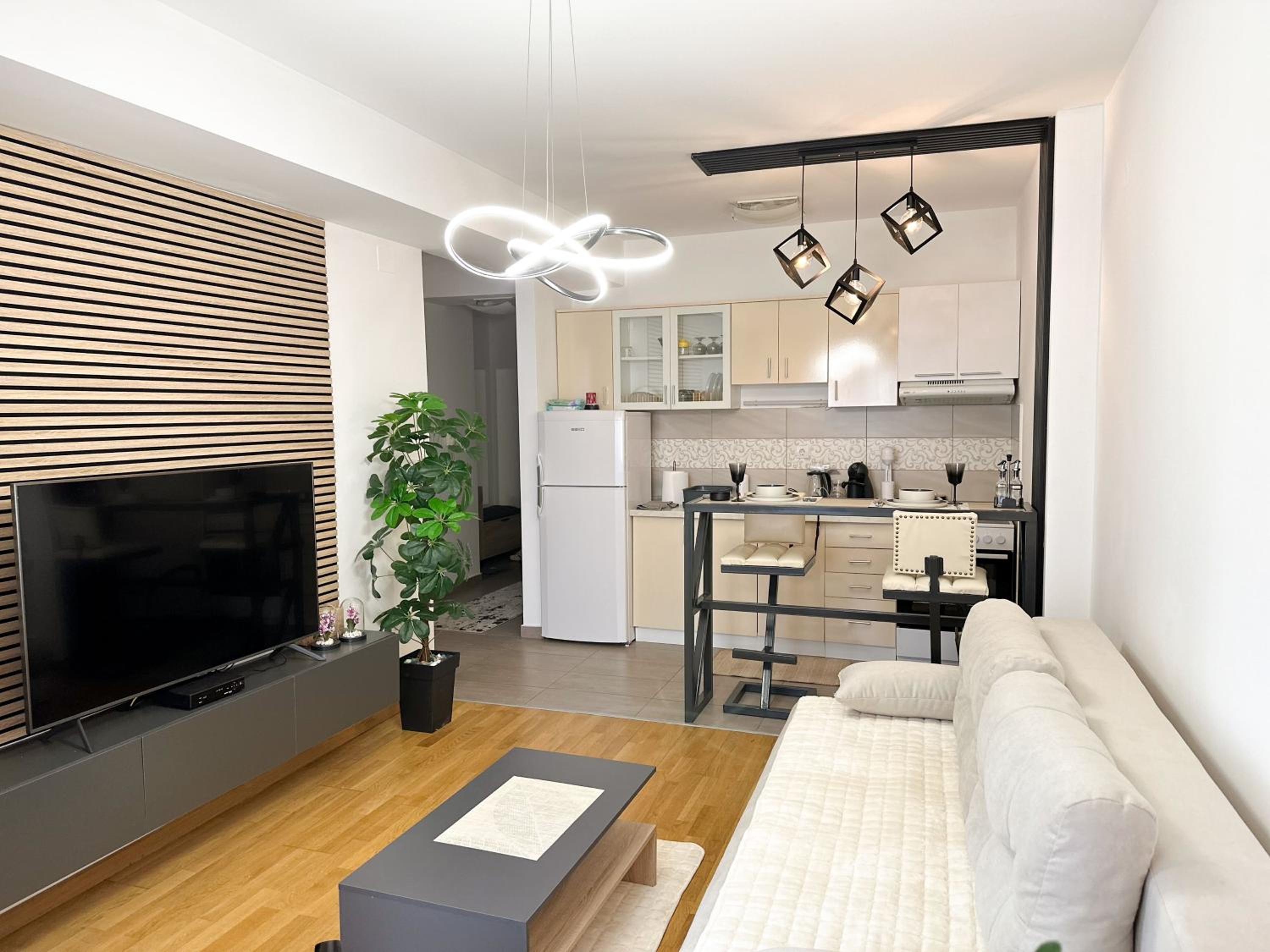 Centre Space Apartment - Best price in Skopje- Free public parking