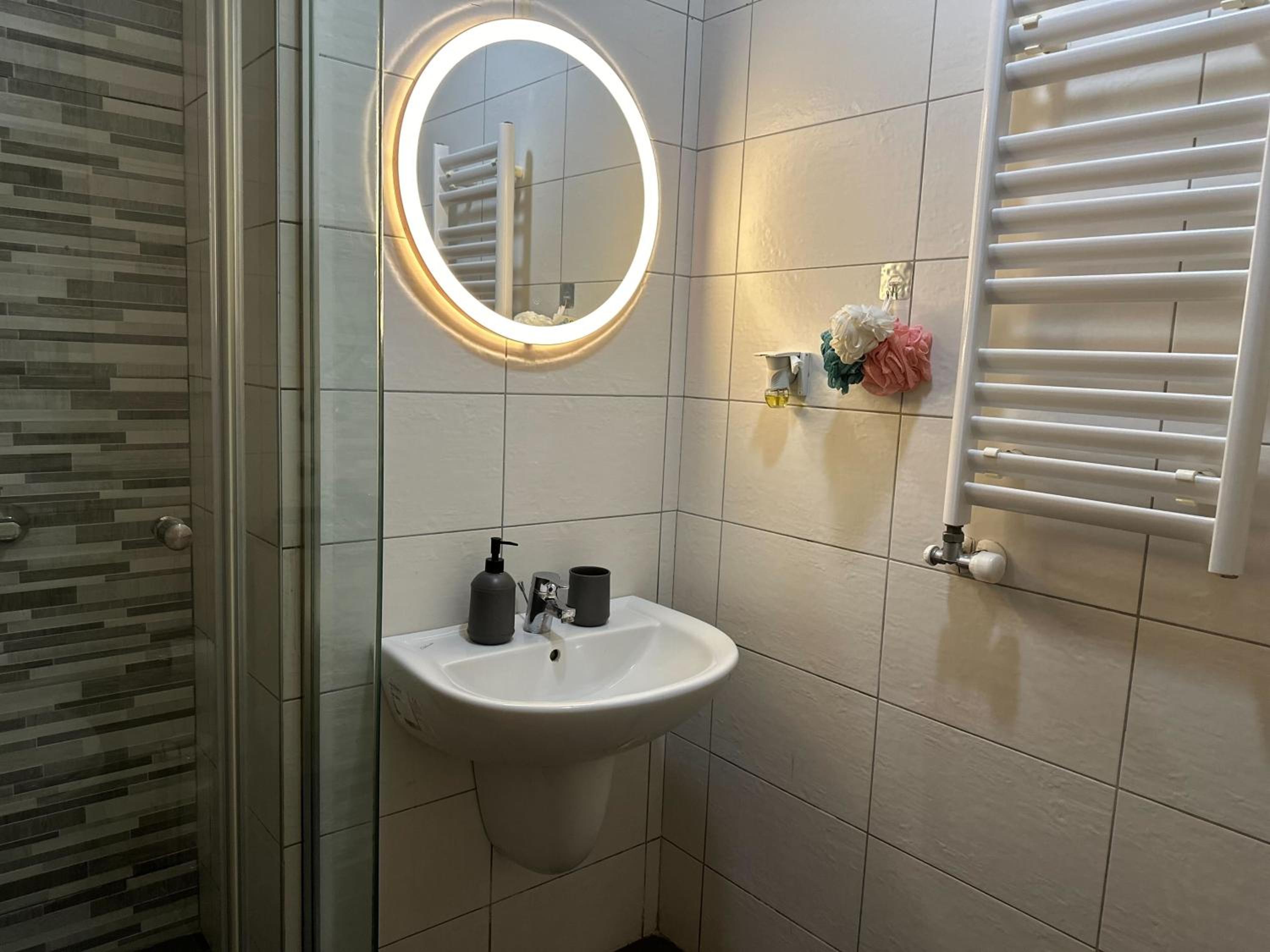 Centre Space Apartment - Best price in Skopje- Free public parking