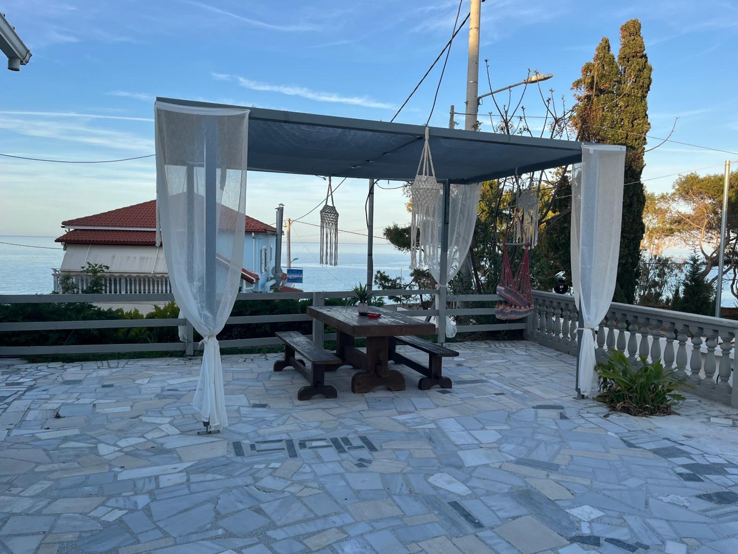 Anatoli deluxe house