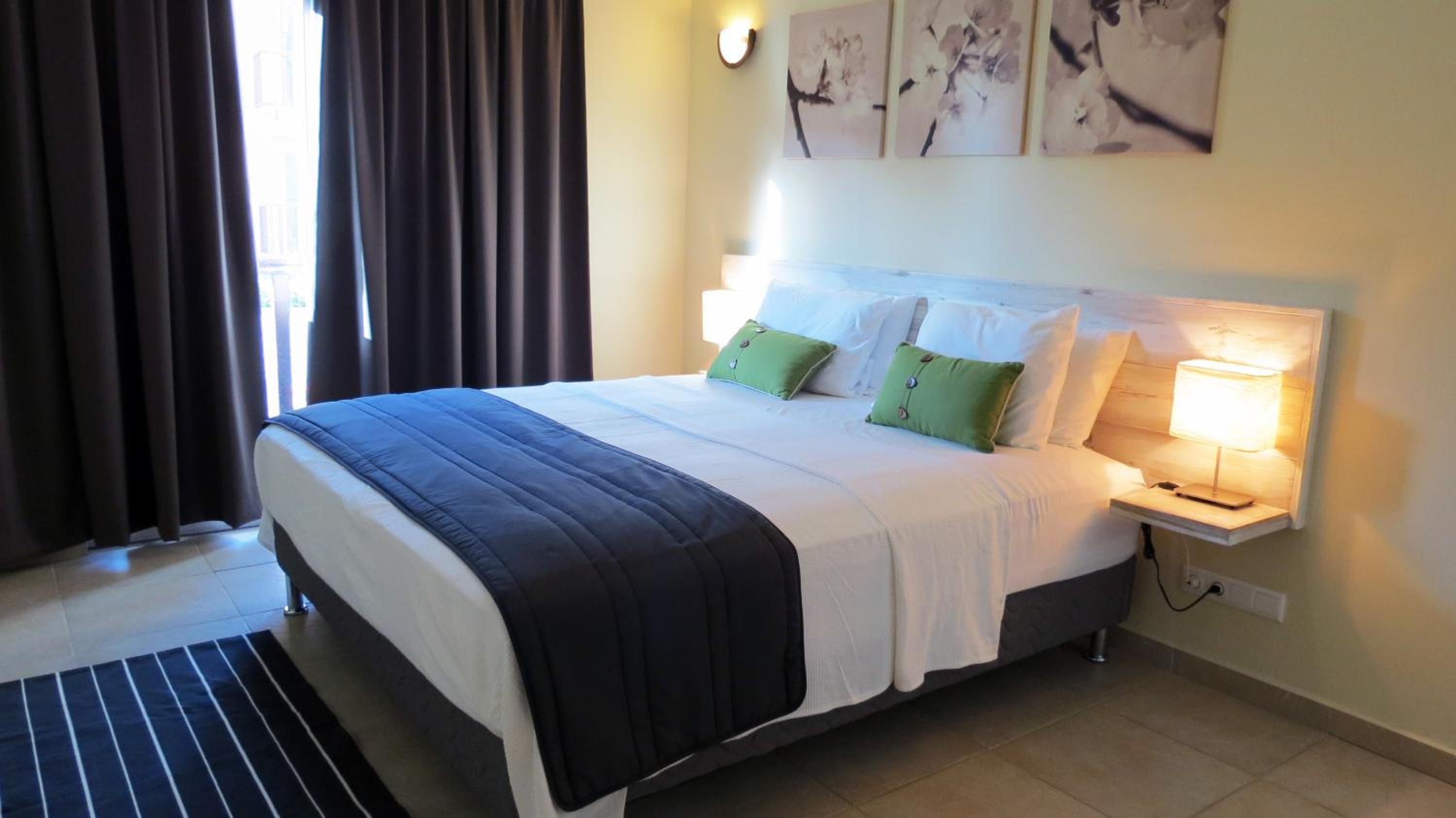 Palapa Beach Resort Curacao