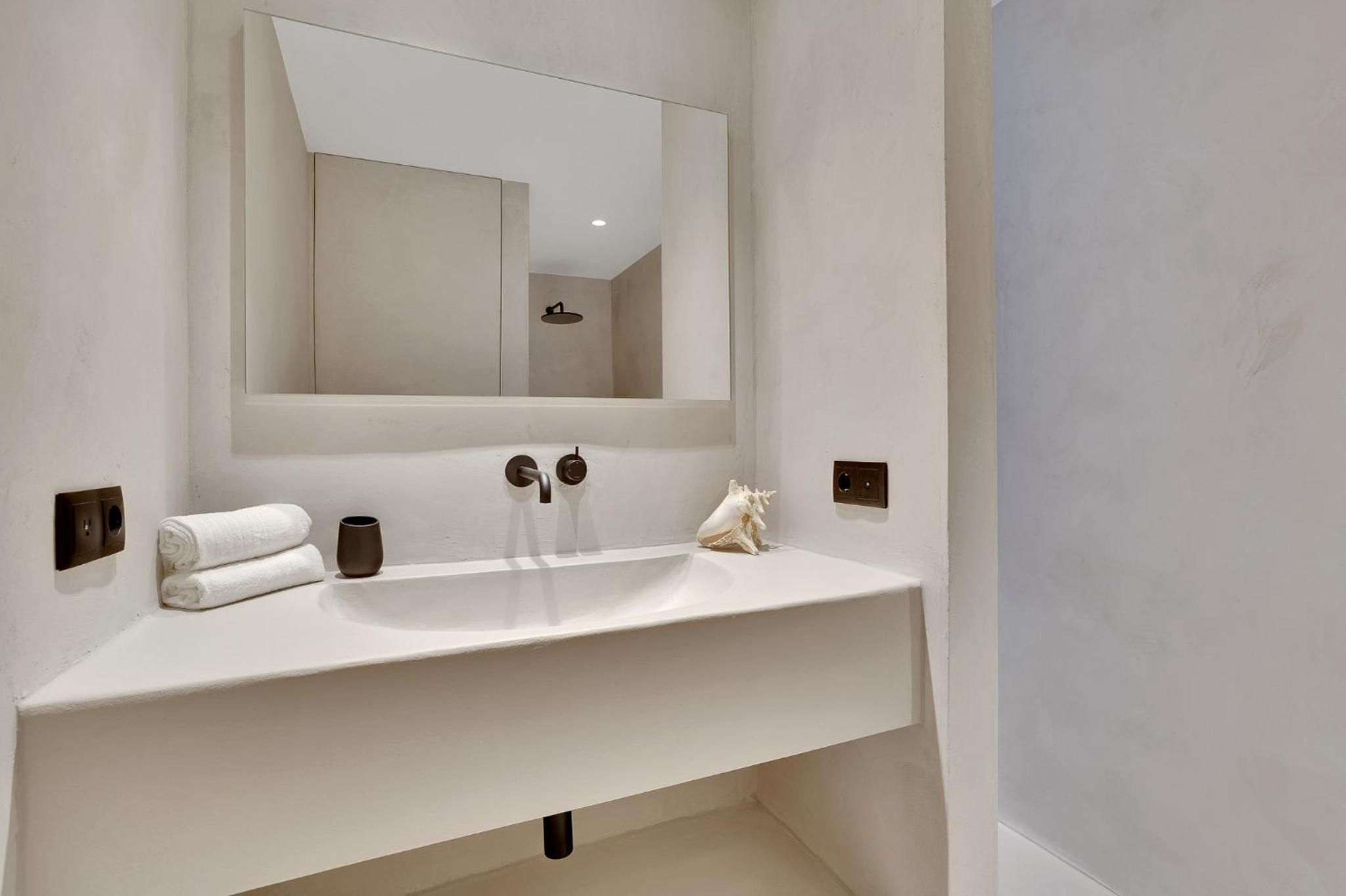 Sorobon Oceanfront Luxury Villa