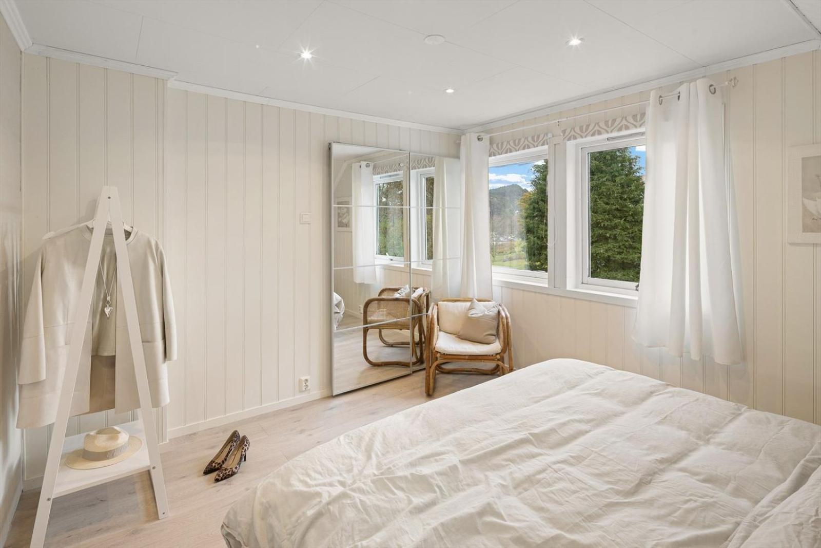 A beautiful 3-bedroom apartment with stunning views and free parking view 2