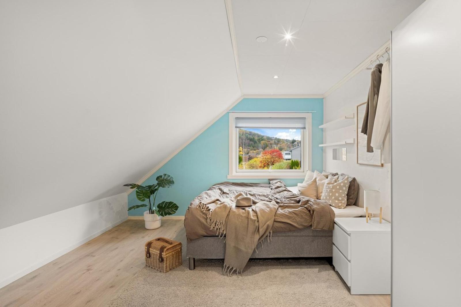 A beautiful 3-bedroom apartment with stunning views and free parking view 4