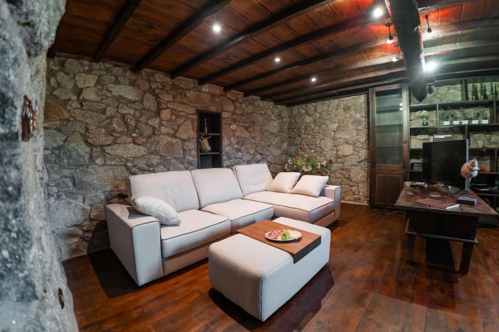 Os Queixeiros Rural House - Property Image 2