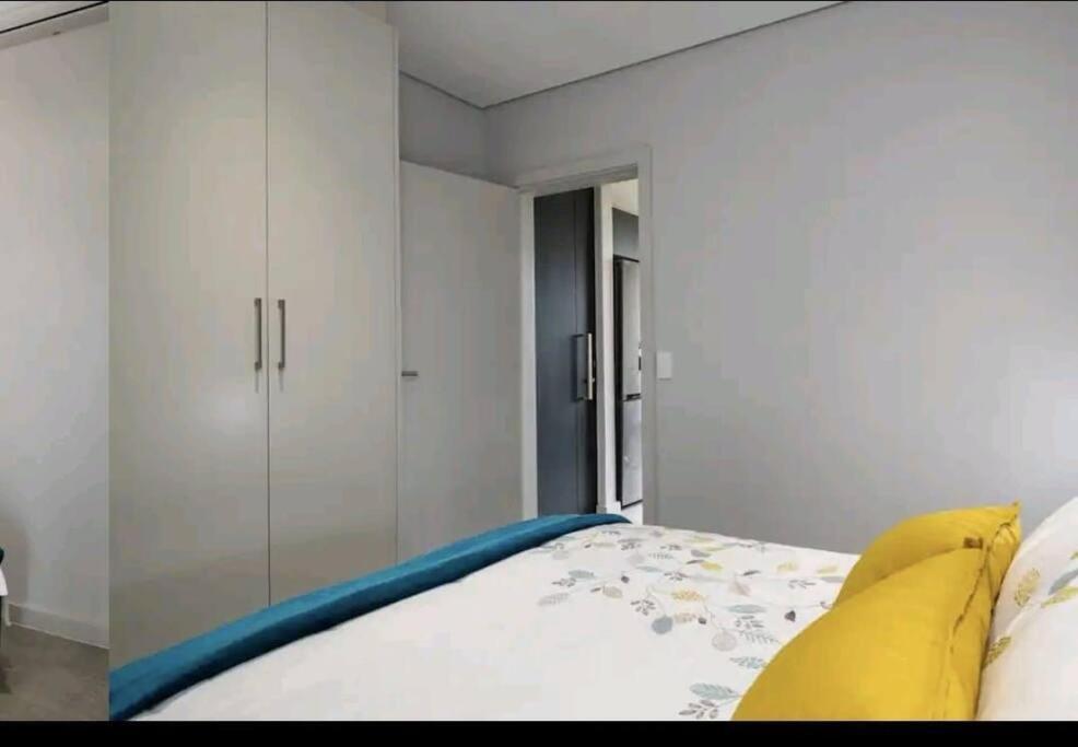 Florida Road LUX Apartment view 2