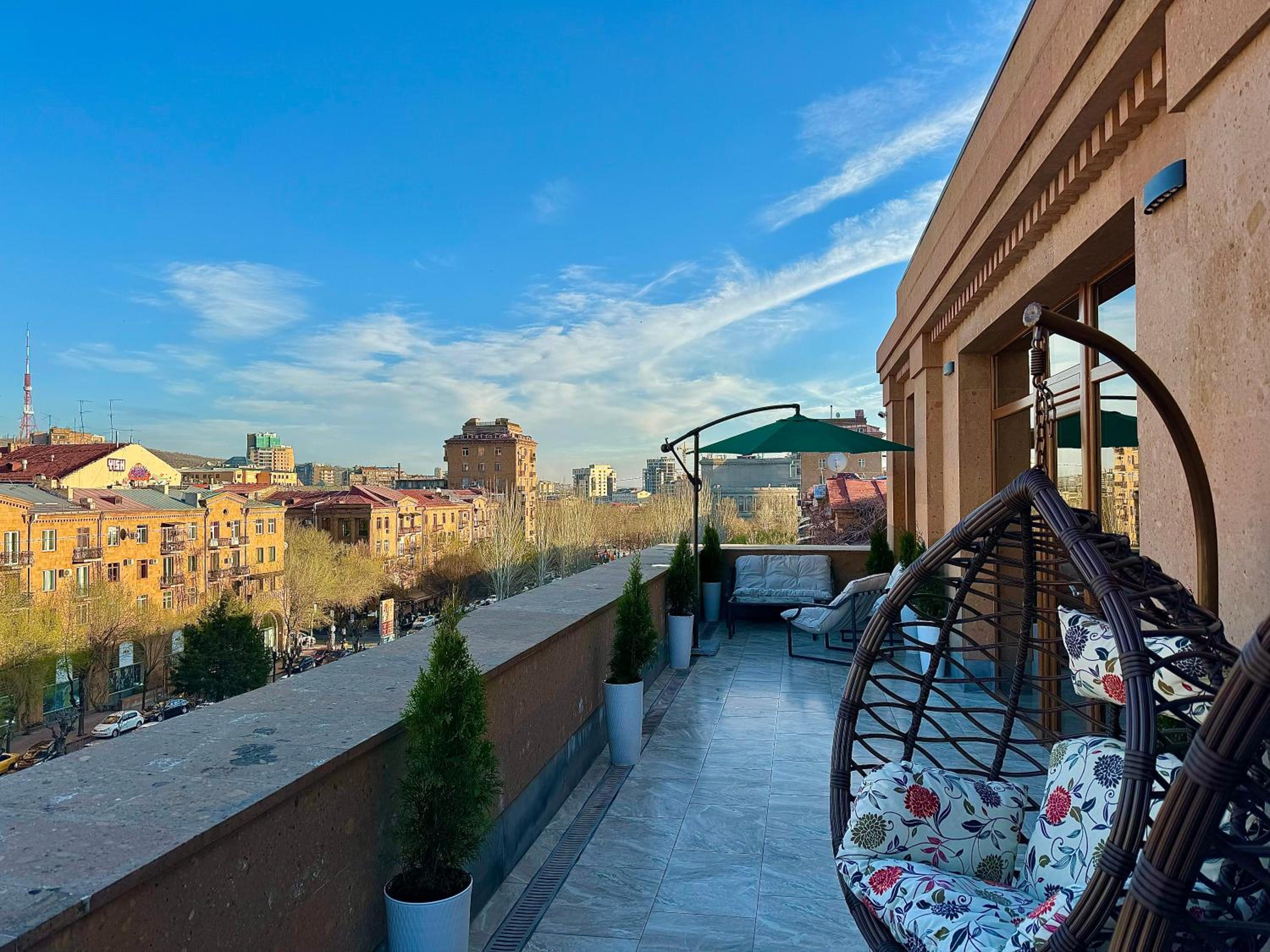 TOUCH THE SKY Apartment
