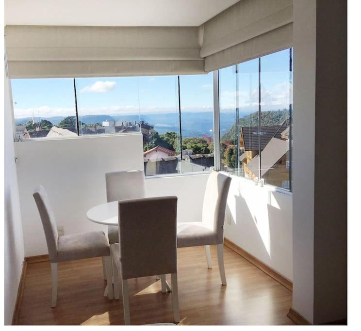 GRAMADO CENTRO - Charmoso triplex