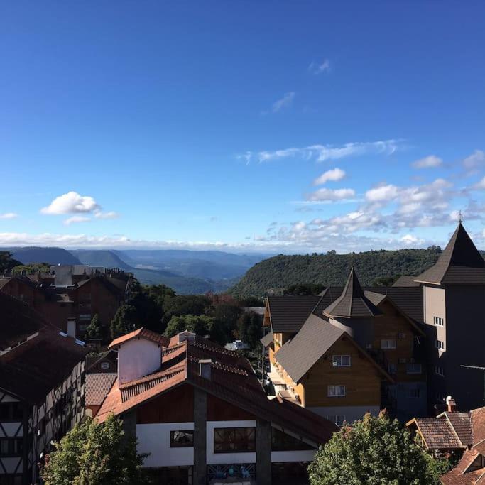 GRAMADO CENTRO - Charmoso triplex