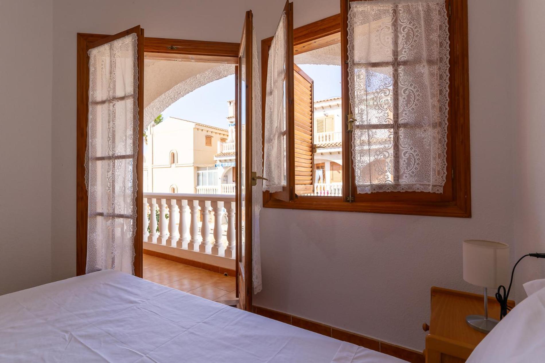 rentafive - Parking - Frente a la playa - Tamarit
