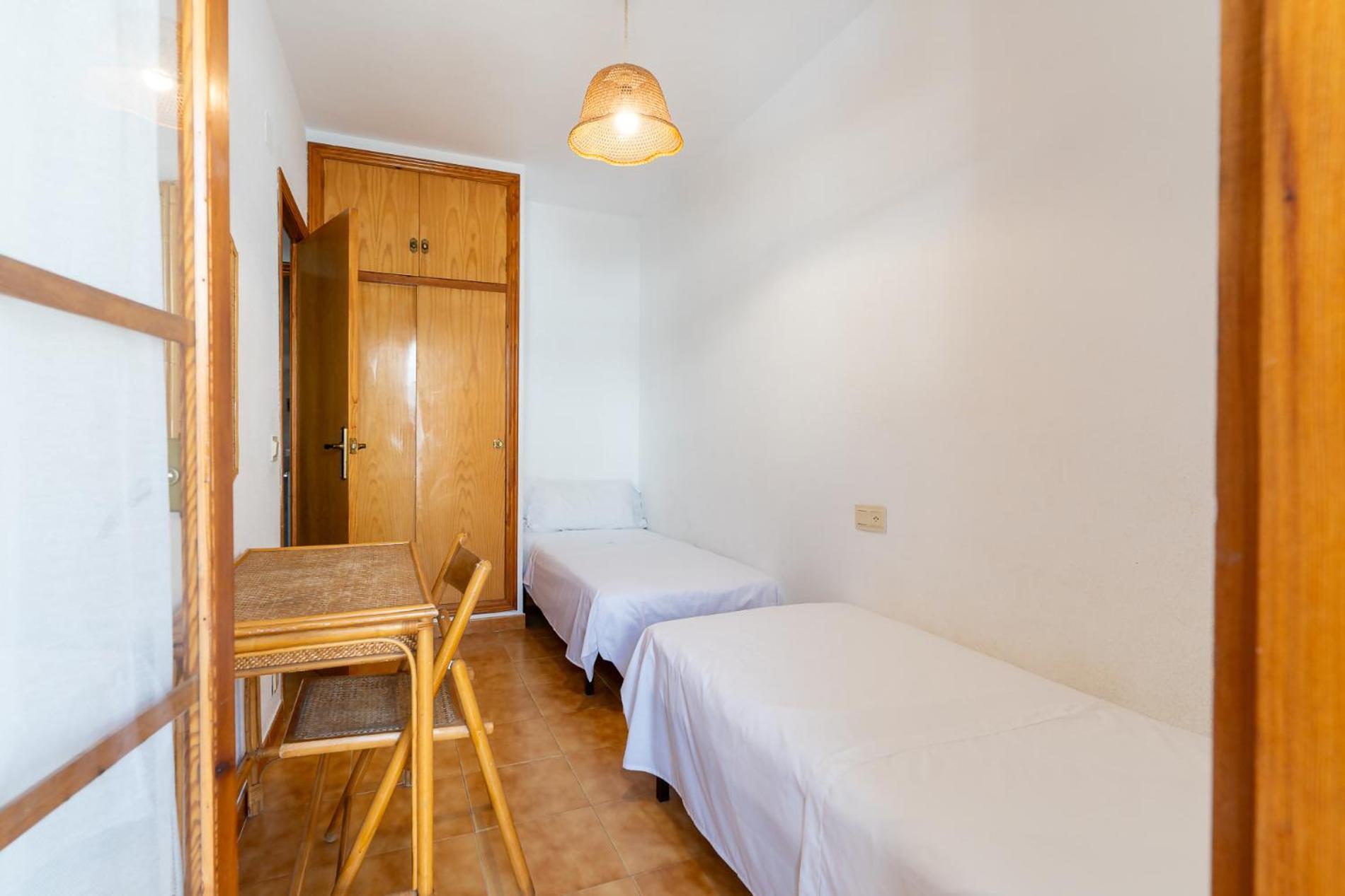 rentafive - Parking - Frente a la playa - Tamarit
