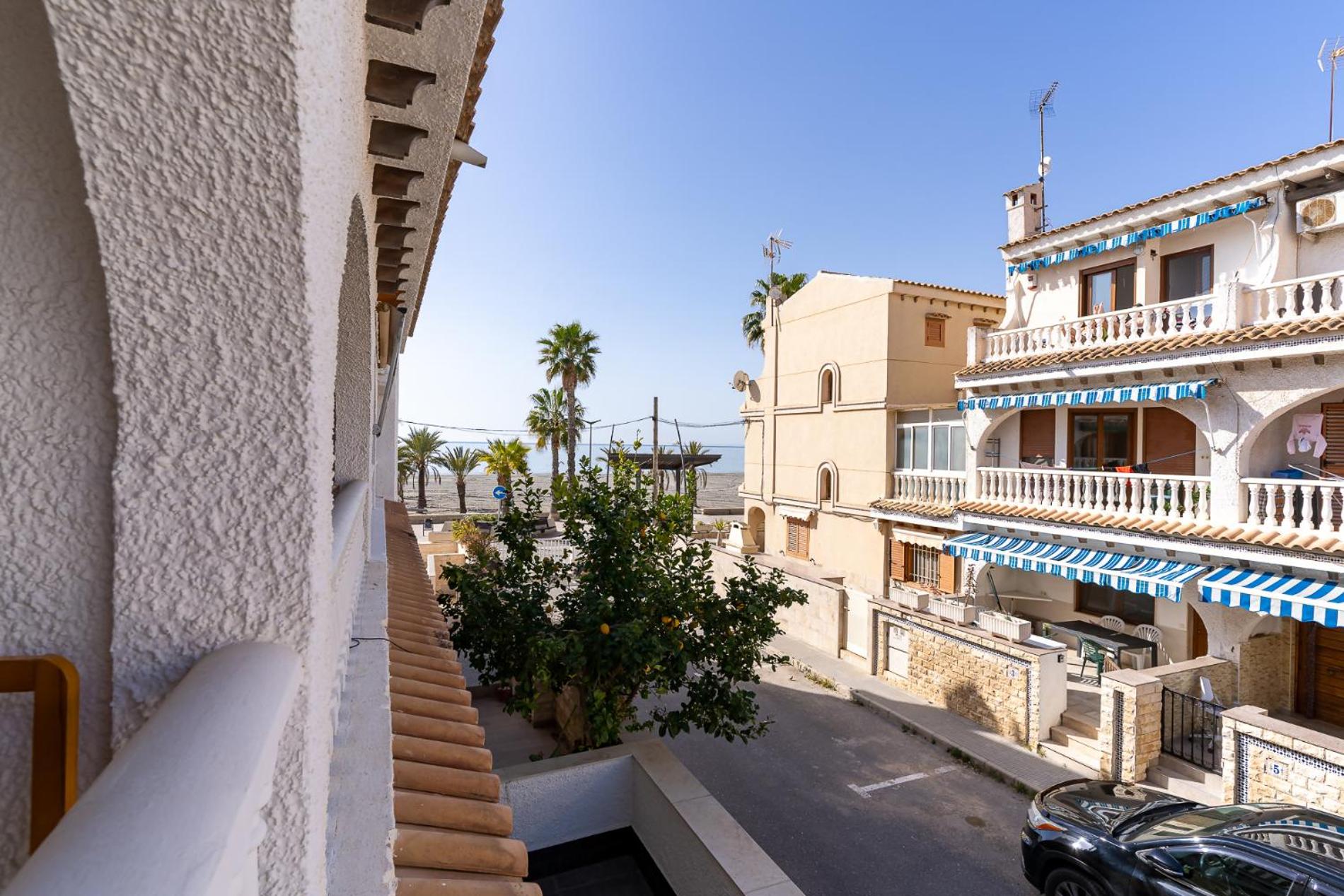 rentafive - Parking - Frente a la playa - Tamarit