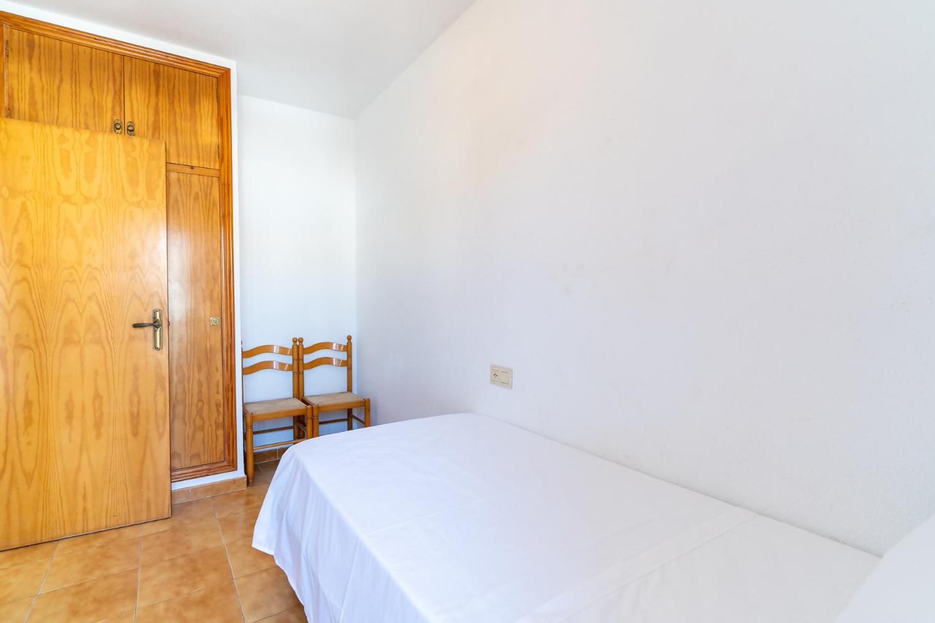 rentafive - Parking - Frente a la playa - Tamarit