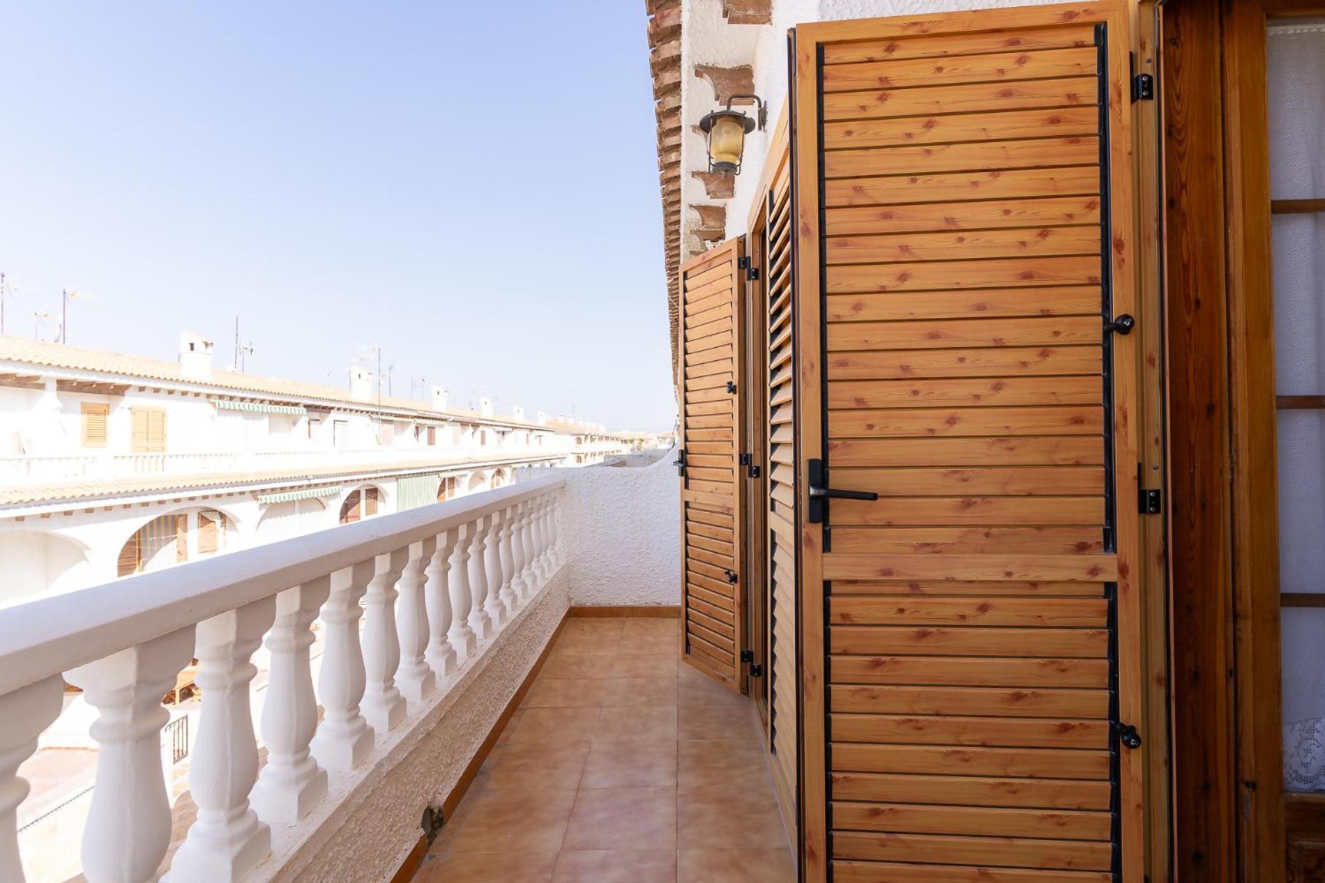 rentafive - Parking - Frente a la playa - Tamarit