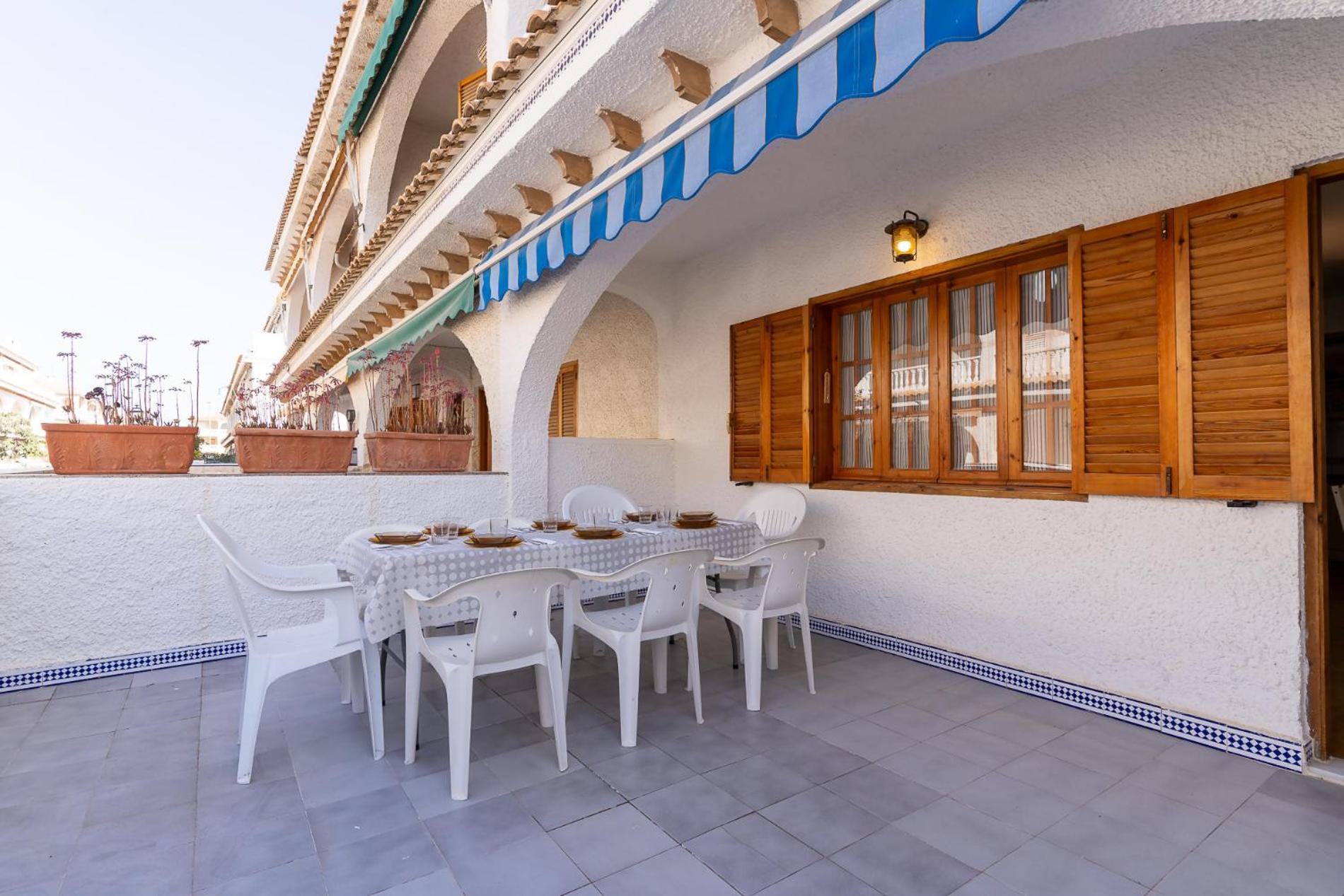 rentafive - Parking - Frente a la playa - Tamarit