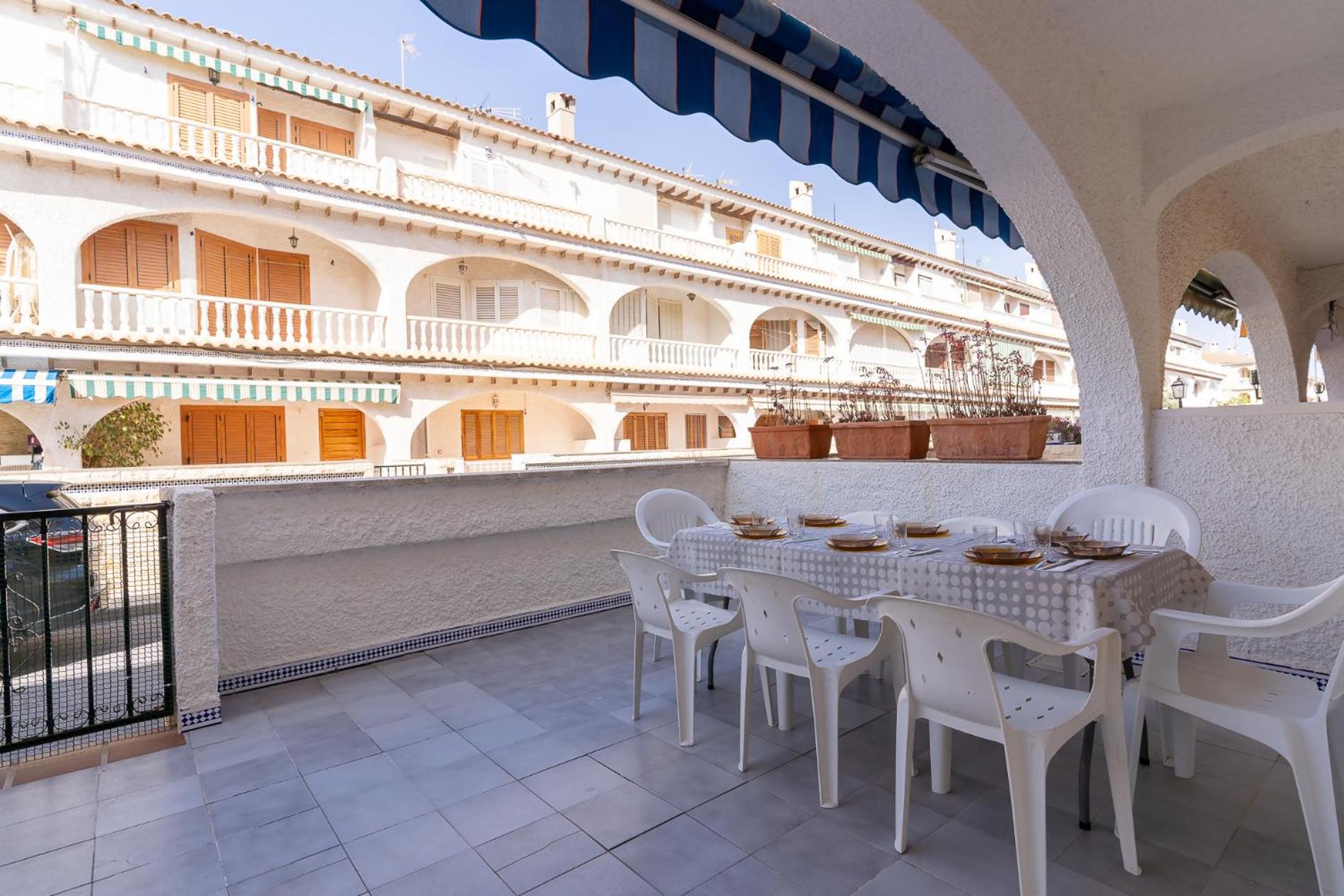 rentafive - Parking - Frente a la playa - Tamarit