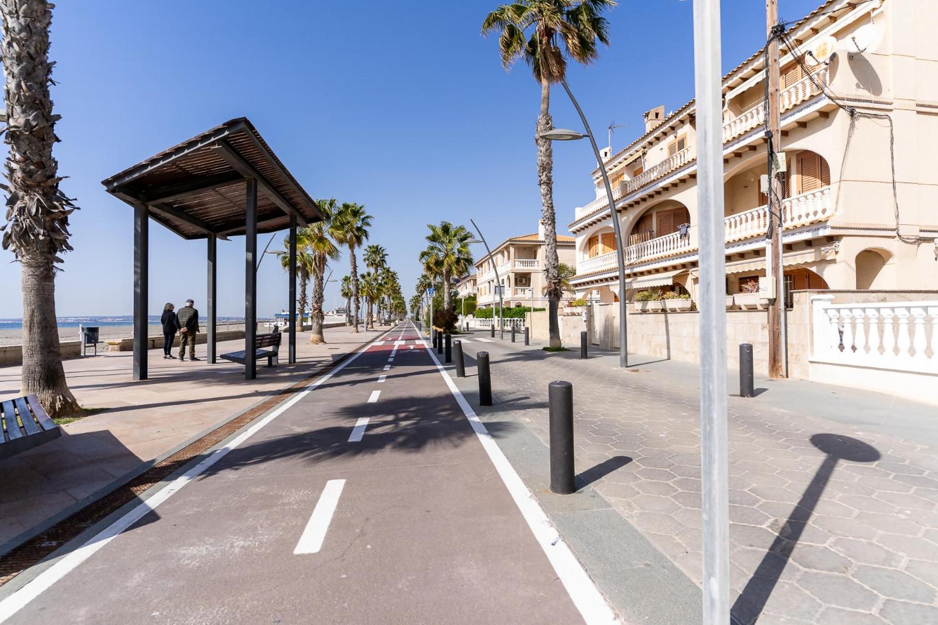 rentafive - Parking - Frente a la playa - Tamarit