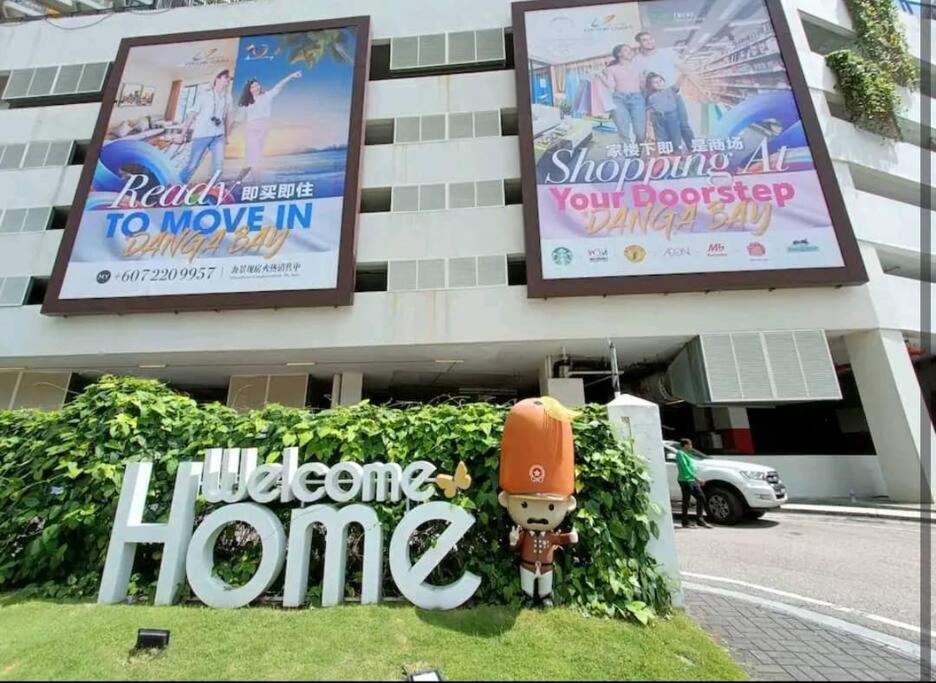 seaview beach4-13pax ksl CIQ midvalley johor bahru