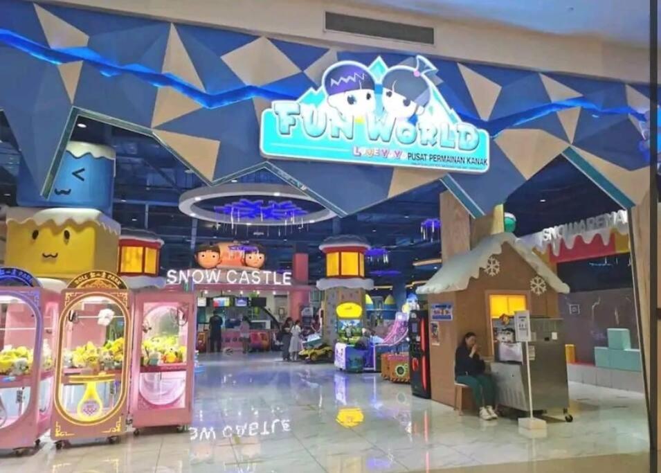seaview beach4-13pax ksl CIQ midvalley johor bahru