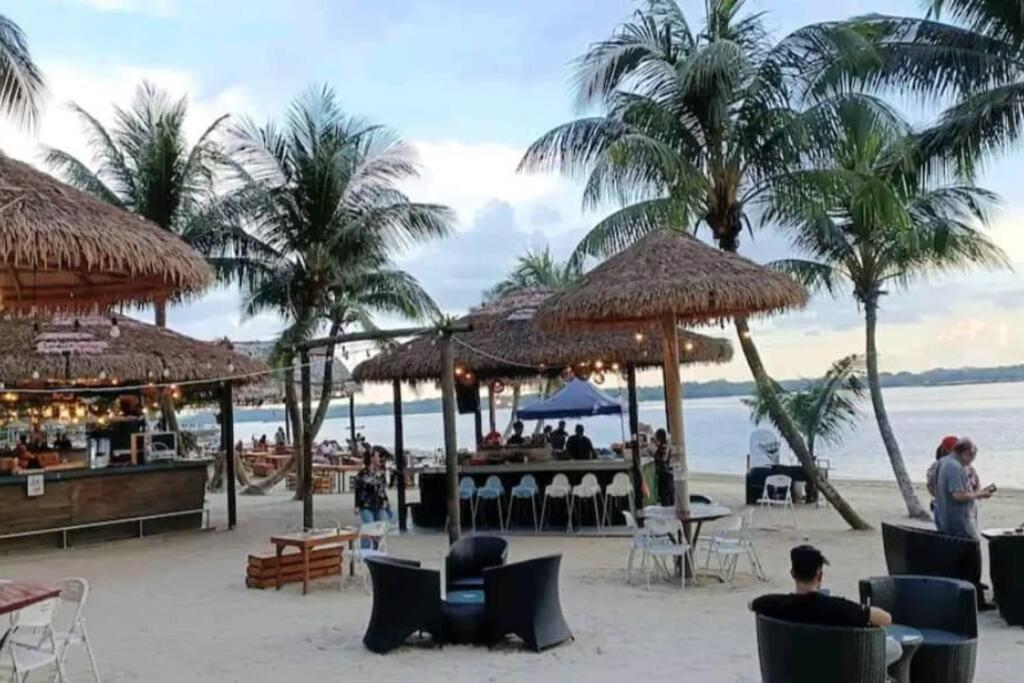 seaview beach4-13pax ksl CIQ midvalley johor bahru