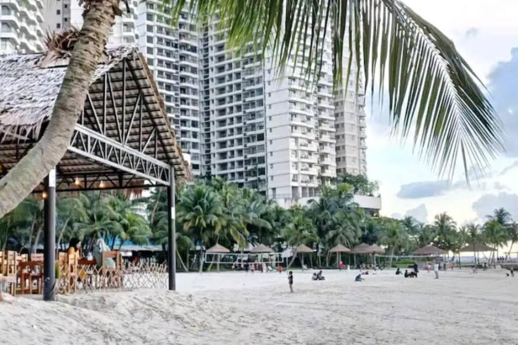 seaview beach4-13pax ksl CIQ midvalley johor bahru
