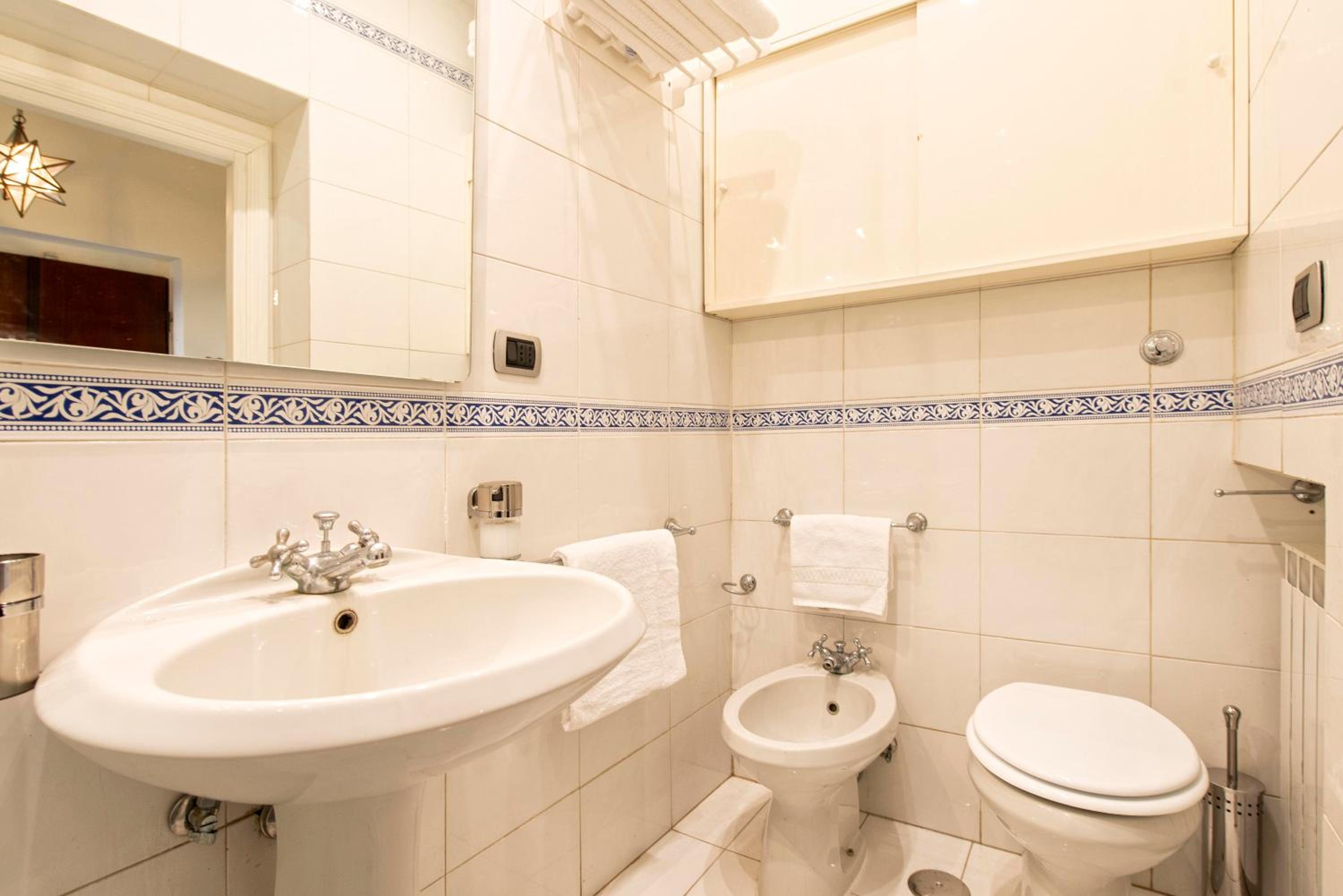 Redseven Rome Apartments
