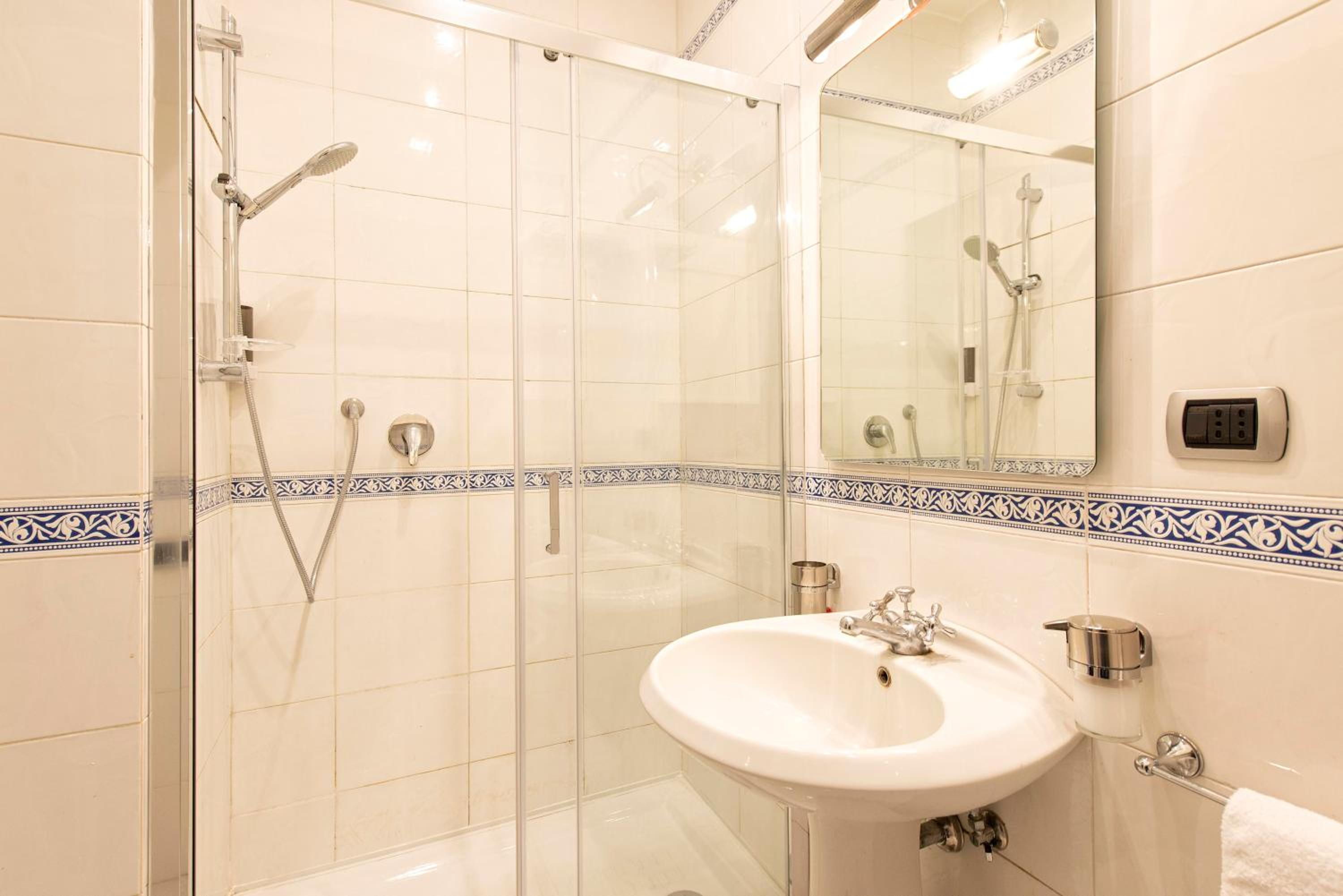 Redseven Rome Apartments