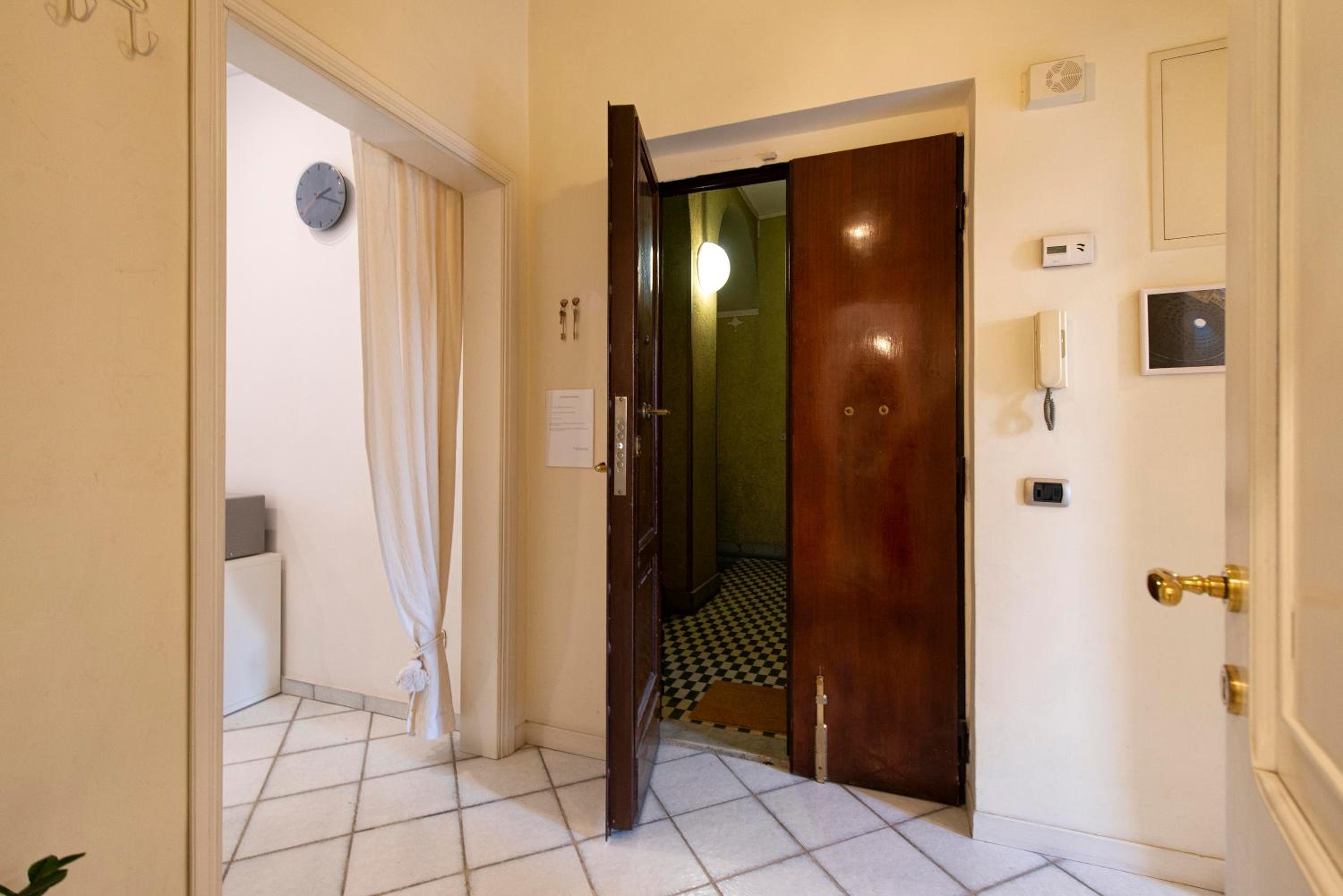 Redseven Rome Apartments