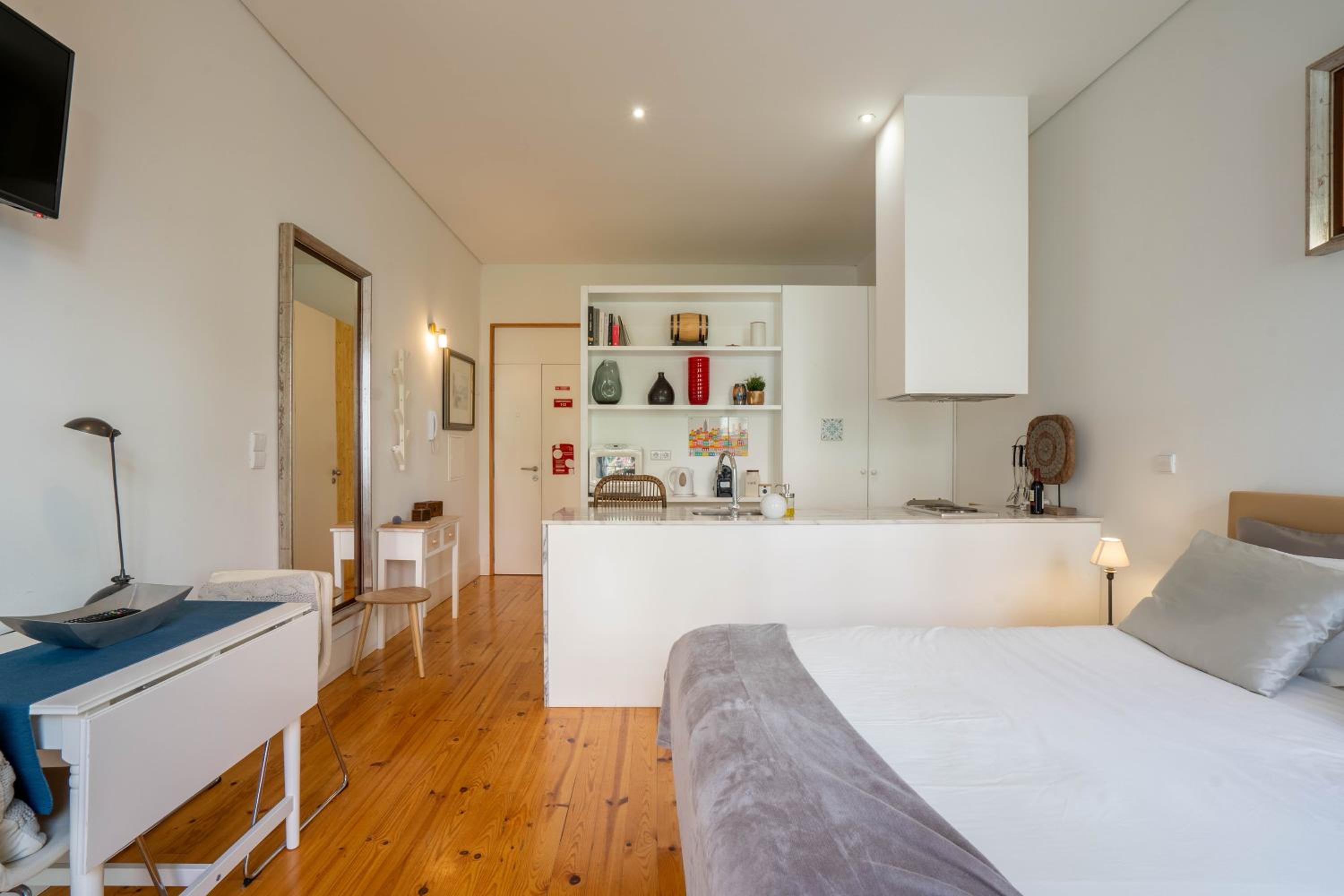 Living Bohoporto by LovelyStay