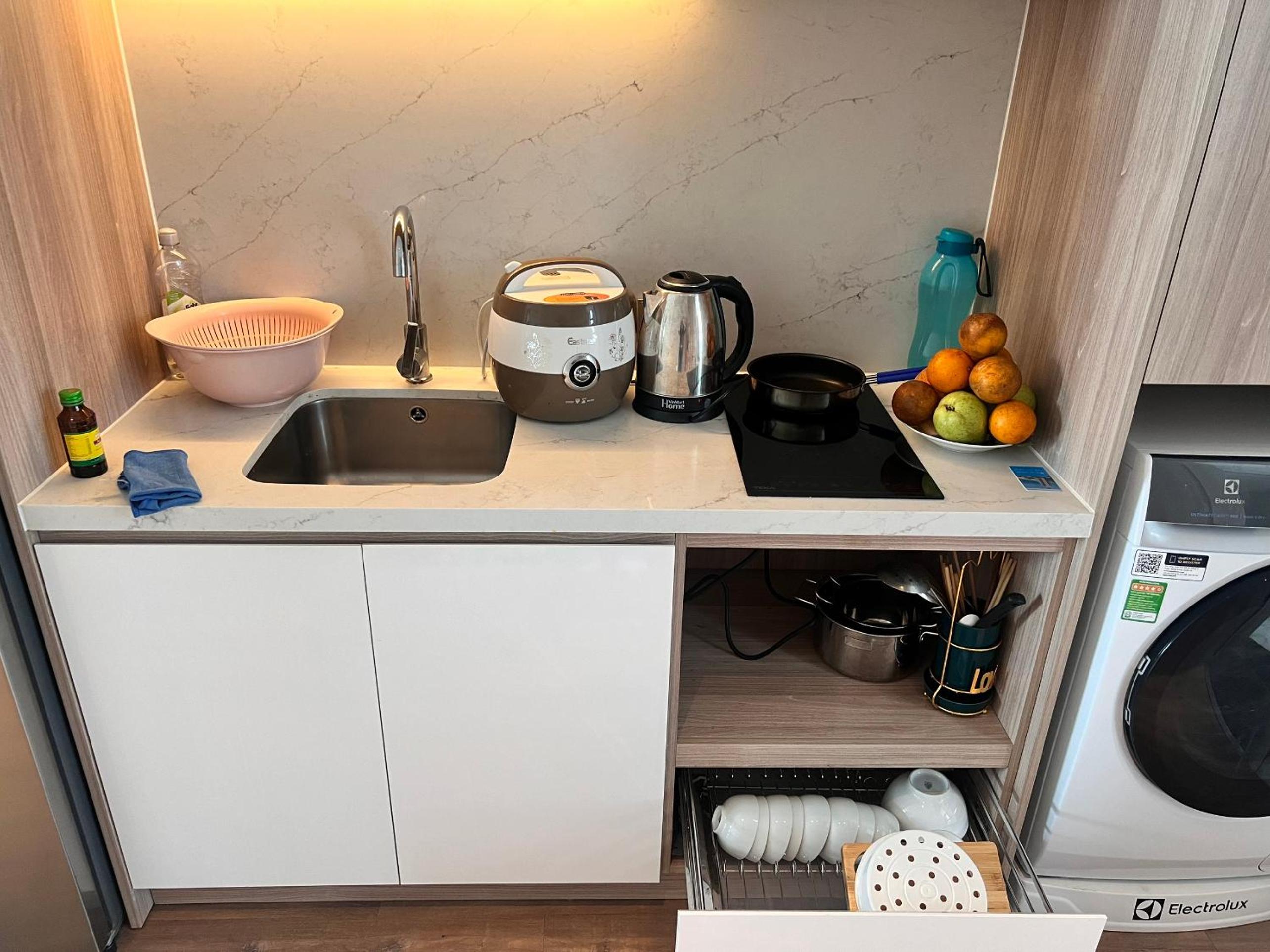 Modern 2BR/2B Ha Long Bay View - High Floor