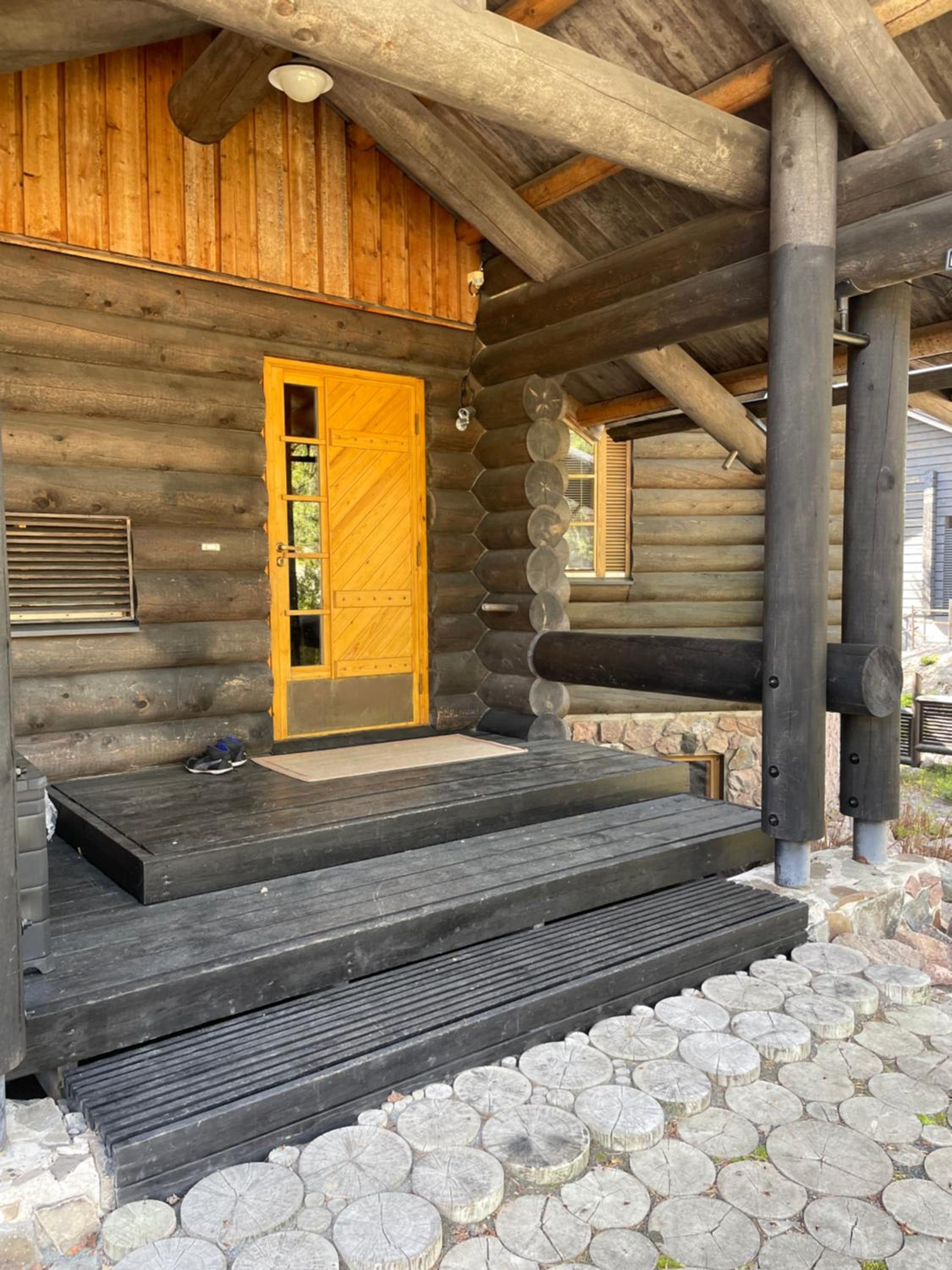 Log home near Santa
