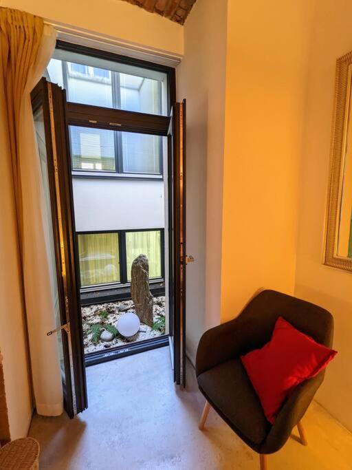 Romantic and atypical apartments in Prague's Montmartre