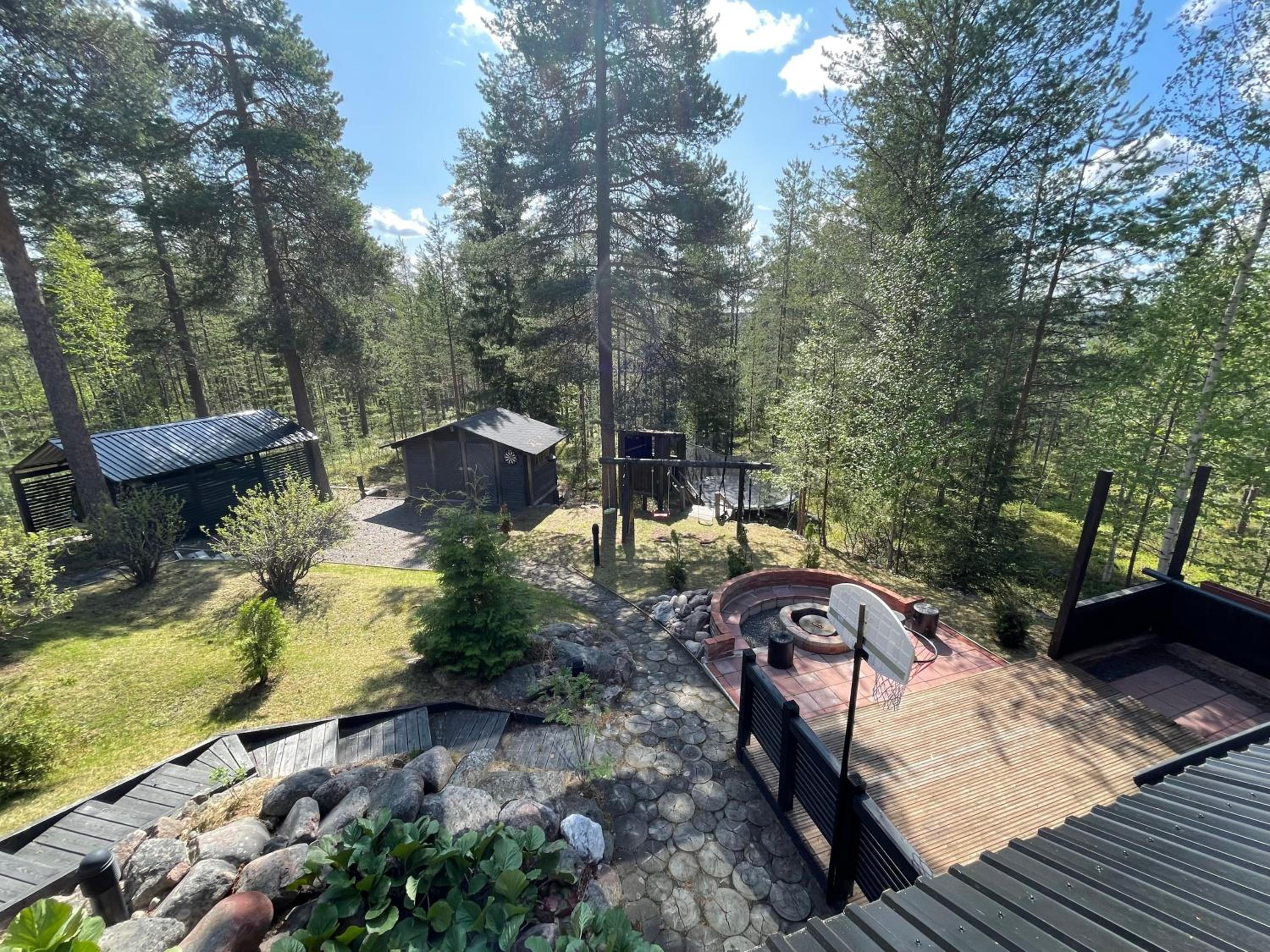 Log home near Santa