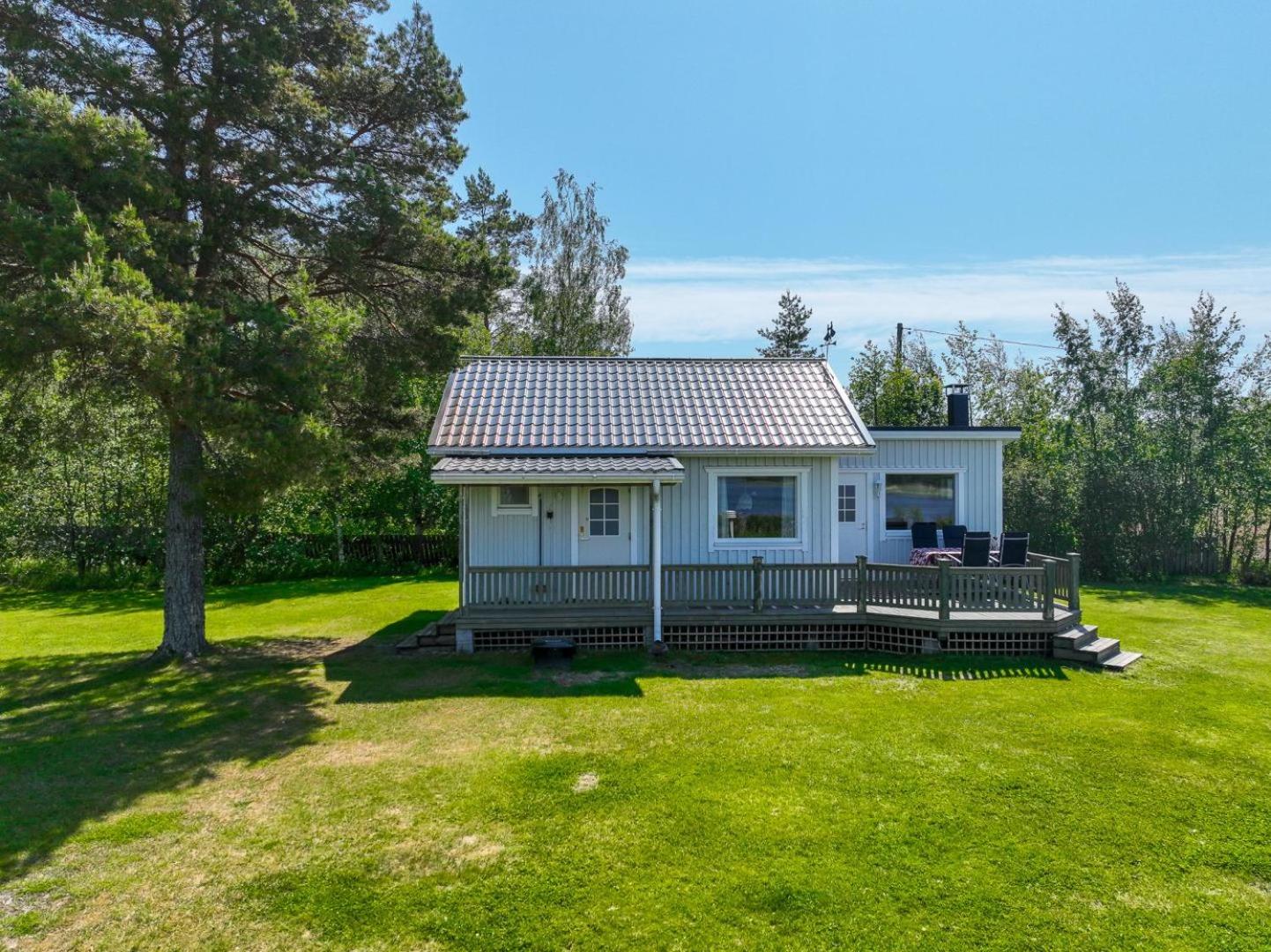 House and guest house with sauna by the sea view 2