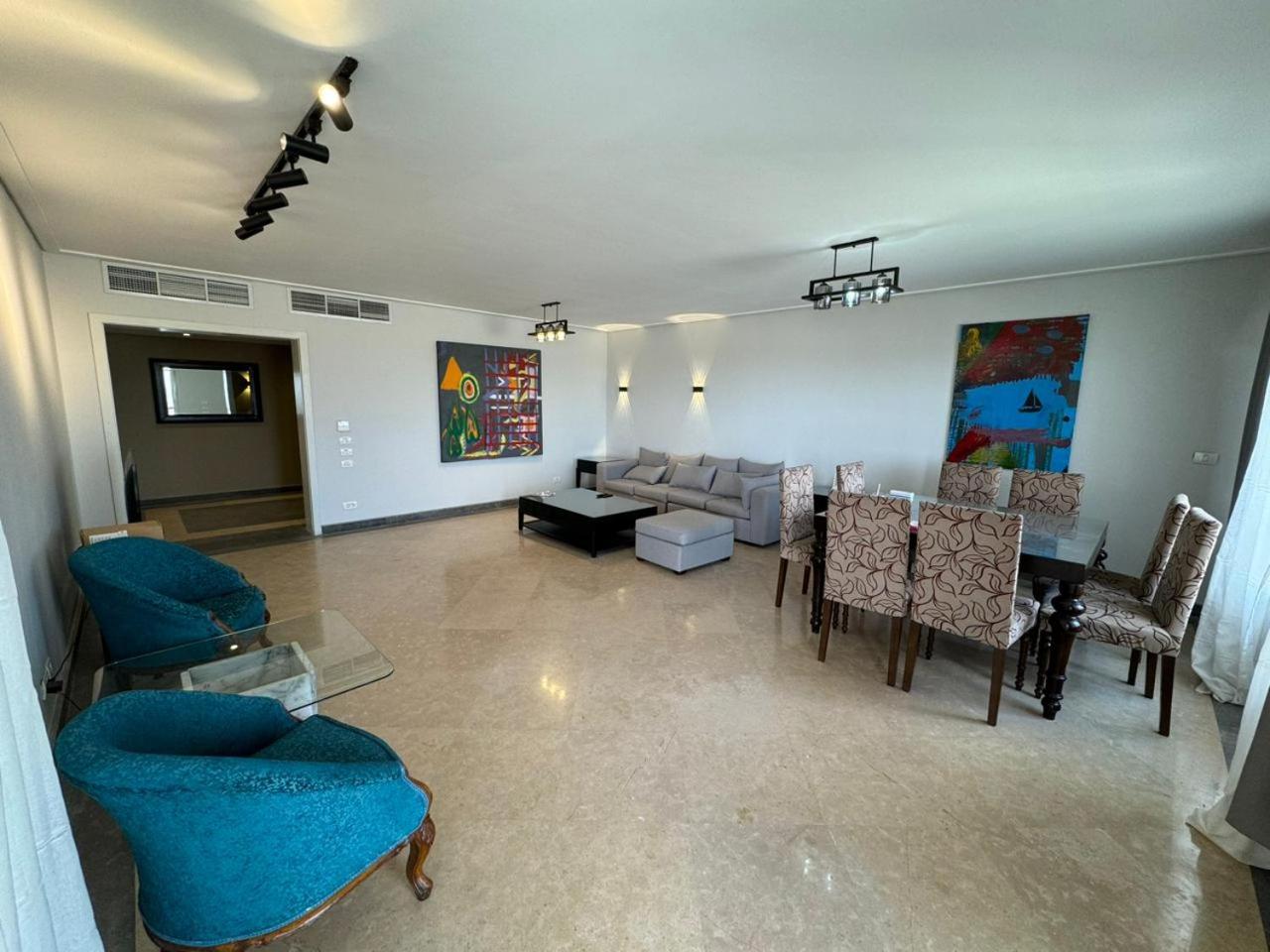 NewGiza Westridge Direct Pyramids View
